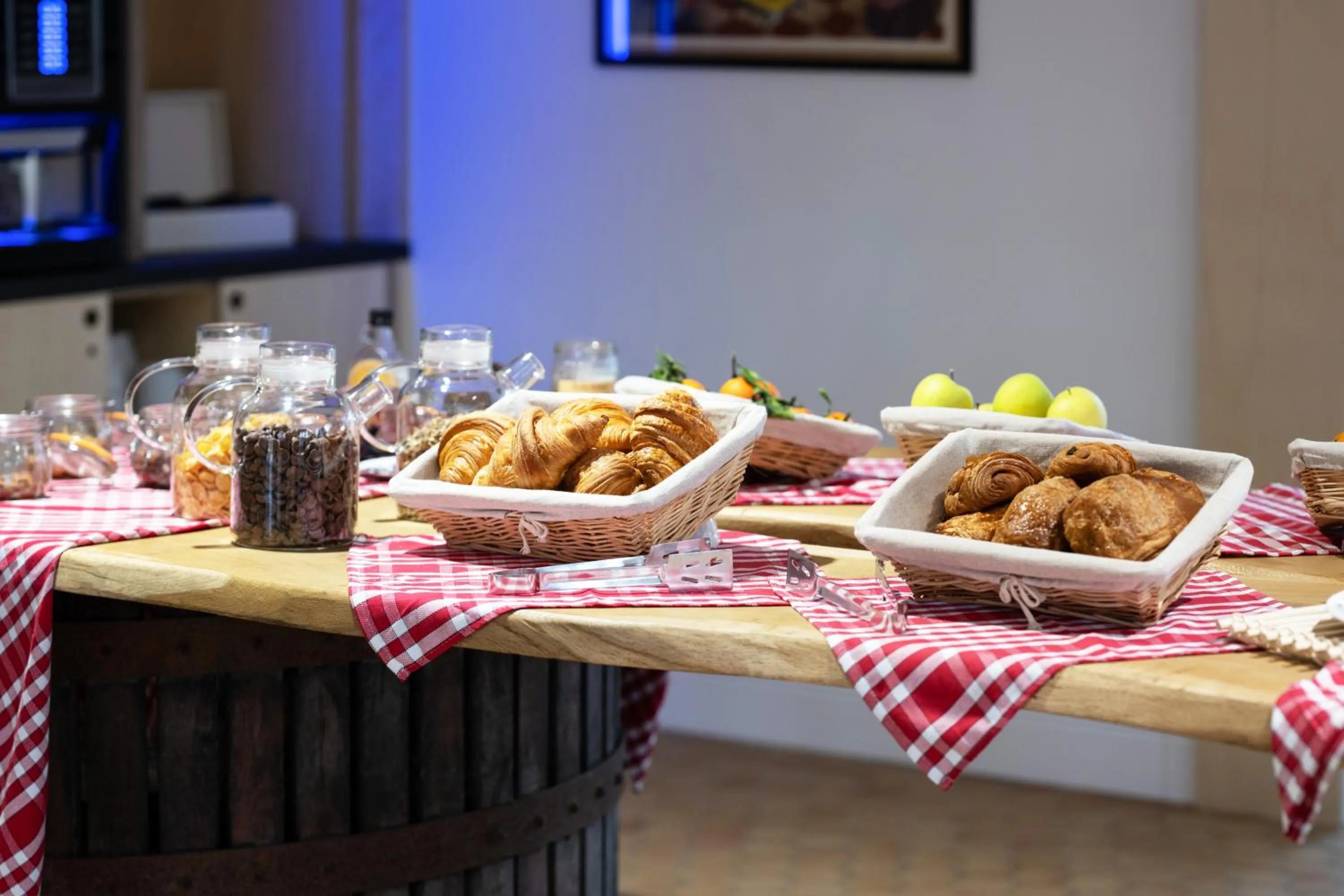 Breakfast in greet Hotel Chatellerault