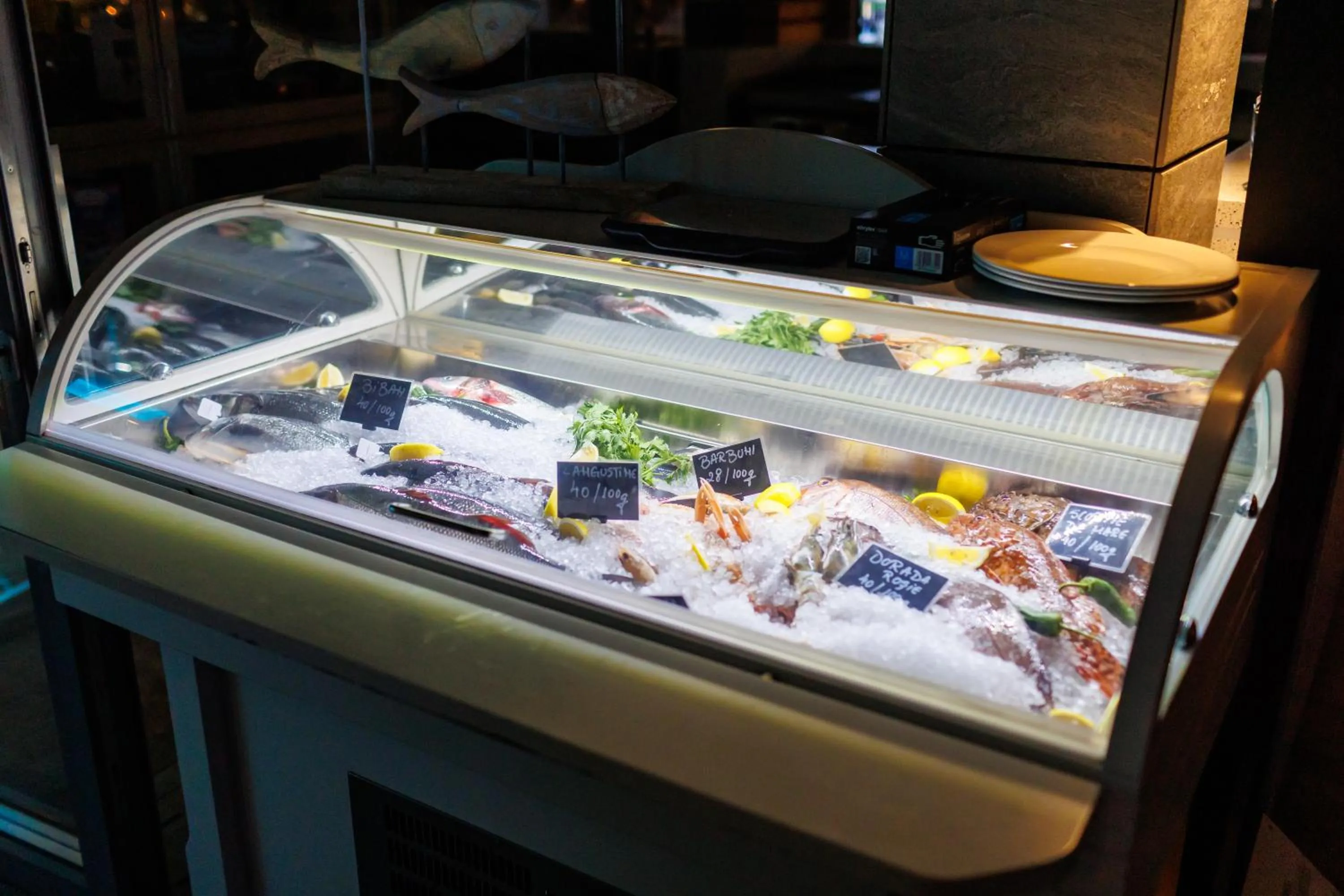 Restaurant/places to eat in Hotel Opera Mamaia