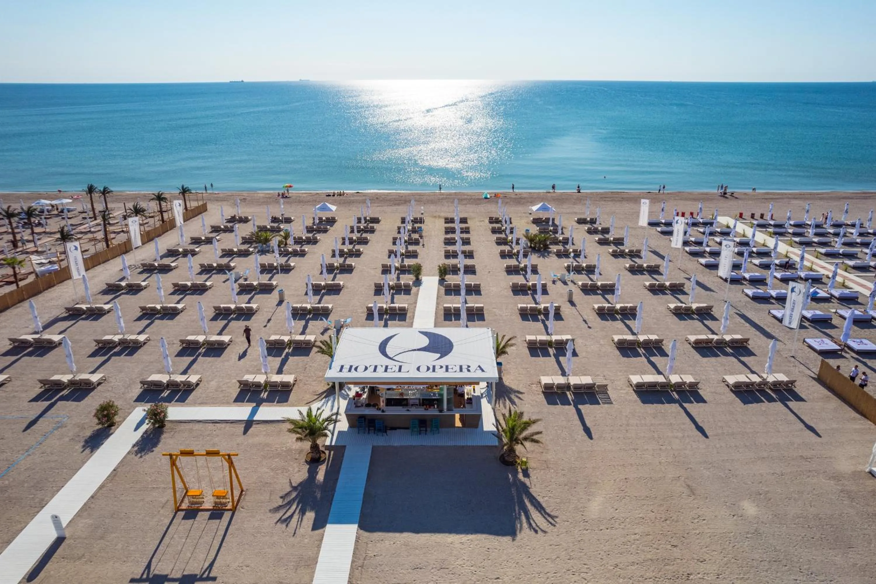 Beach in Hotel Opera Mamaia