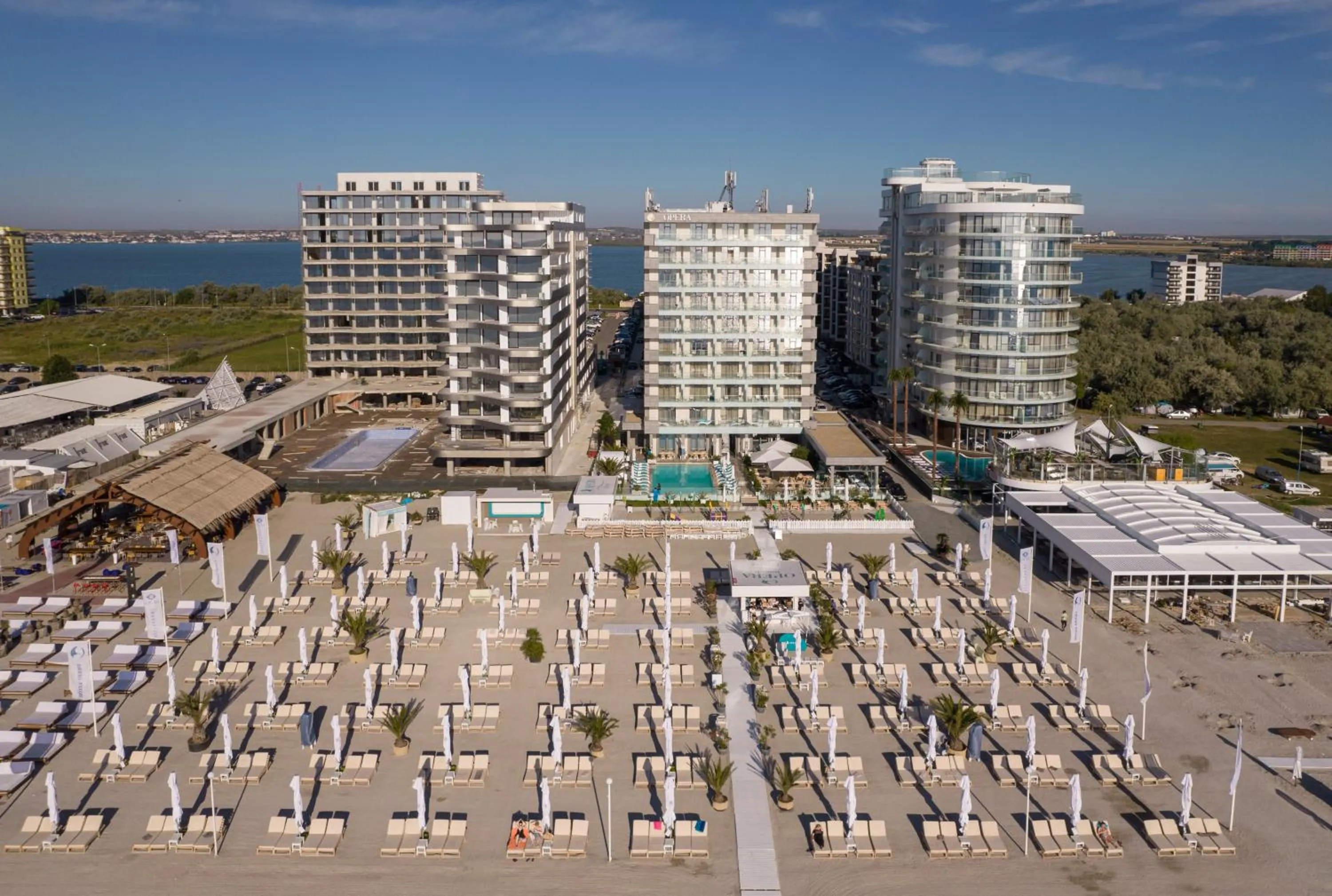 Property building in Hotel Opera Mamaia