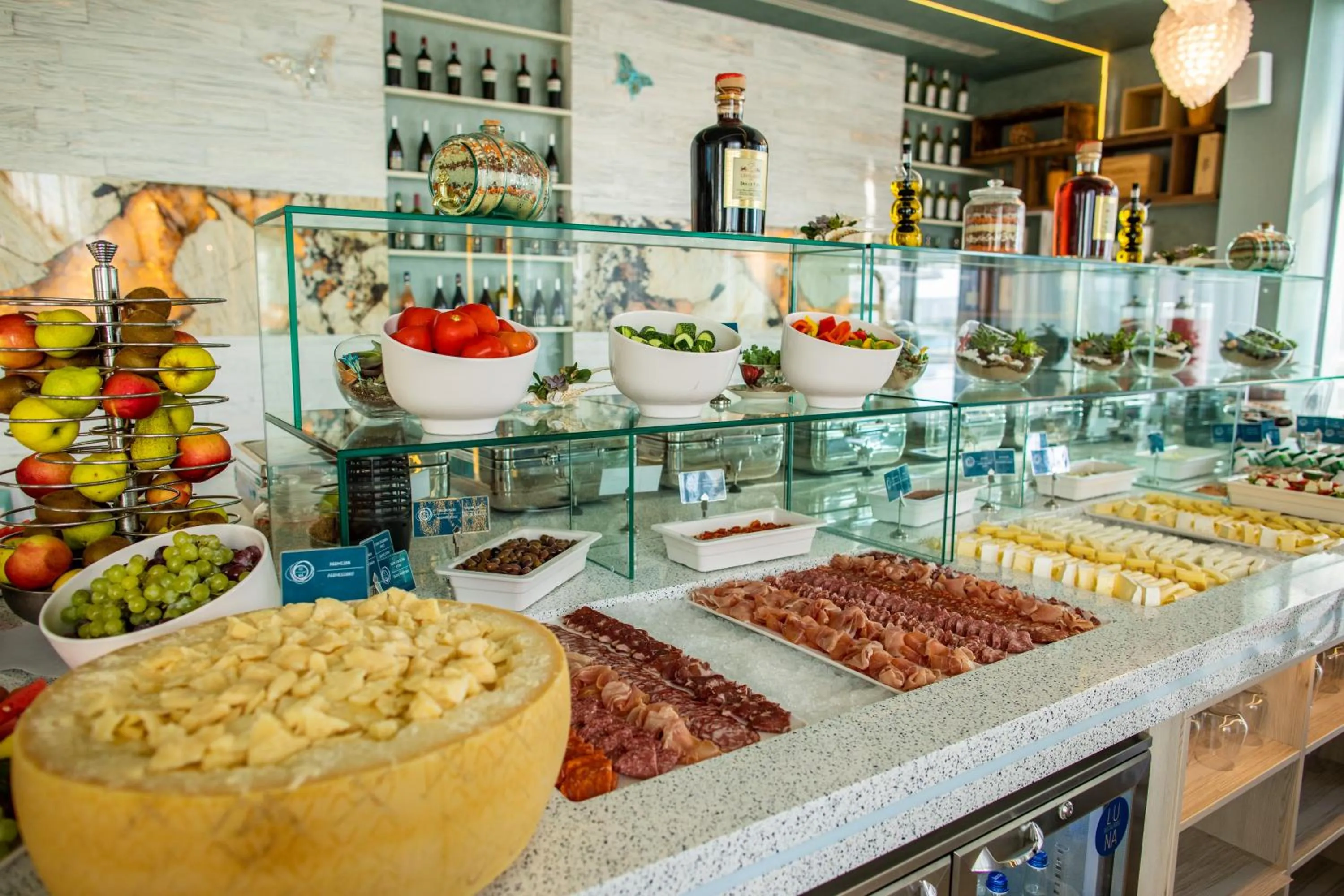 Breakfast in Hotel Opera Mamaia