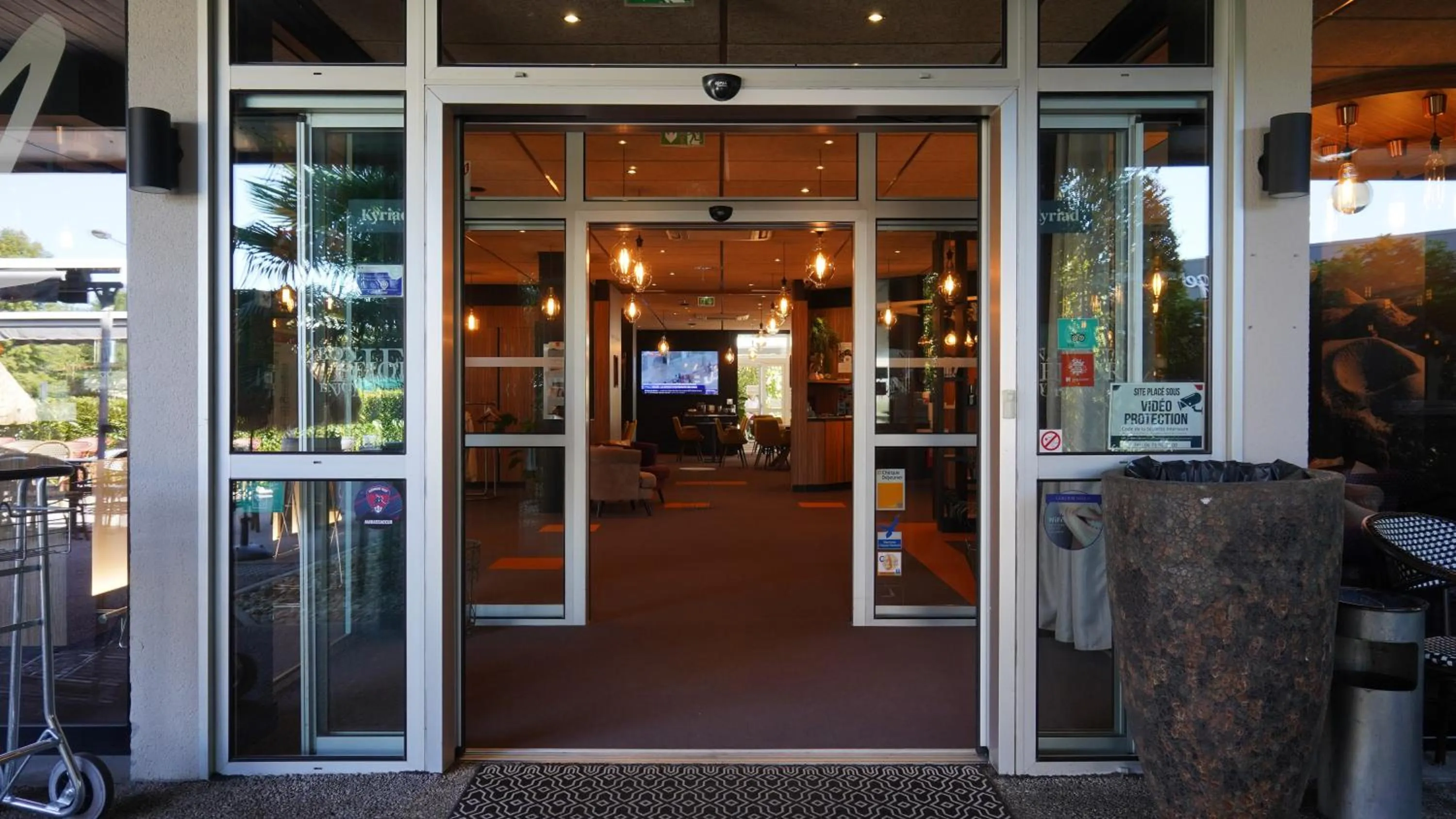 Facade/entrance in Campanile NATURE - Clermont-Ferrand Nord Riom