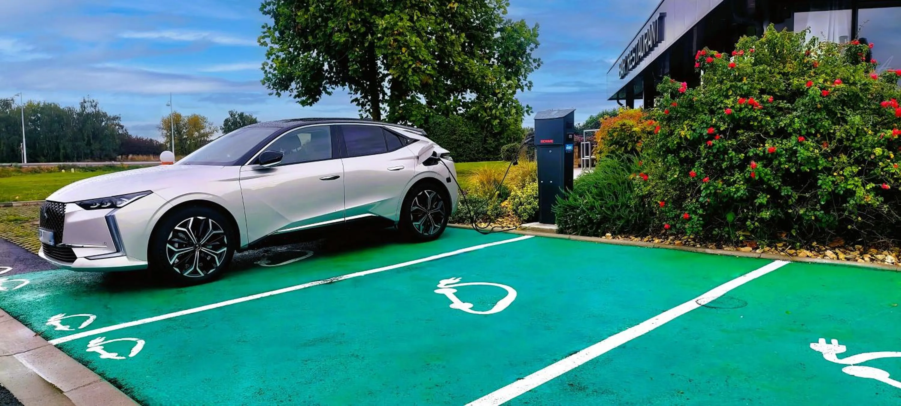 Parking in Campanile NATURE - Clermont-Ferrand Nord Riom