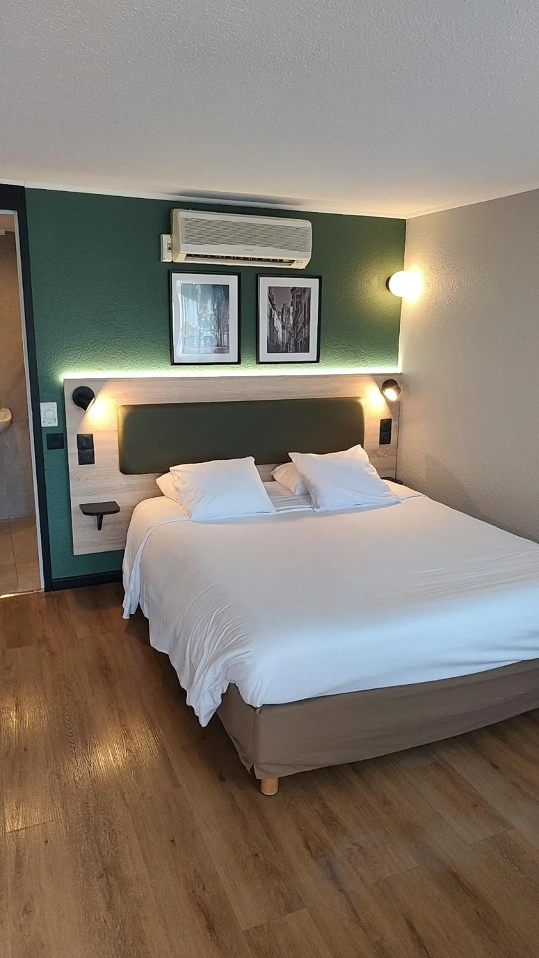 Bed in Campanile Rouen Nord - Mont-Saint-Aignan