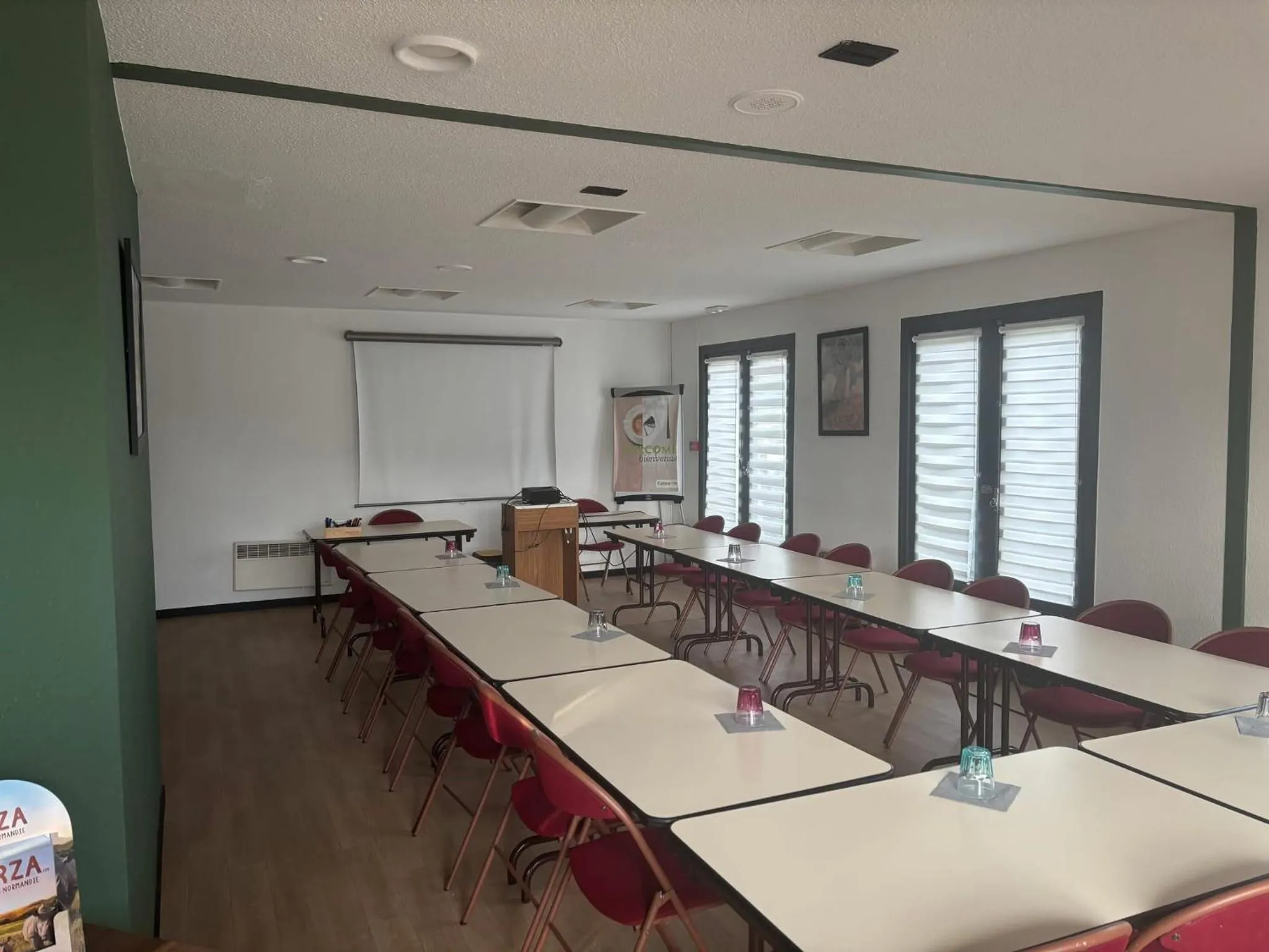 Meeting/conference room in Campanile Rouen Nord - Mont-Saint-Aignan