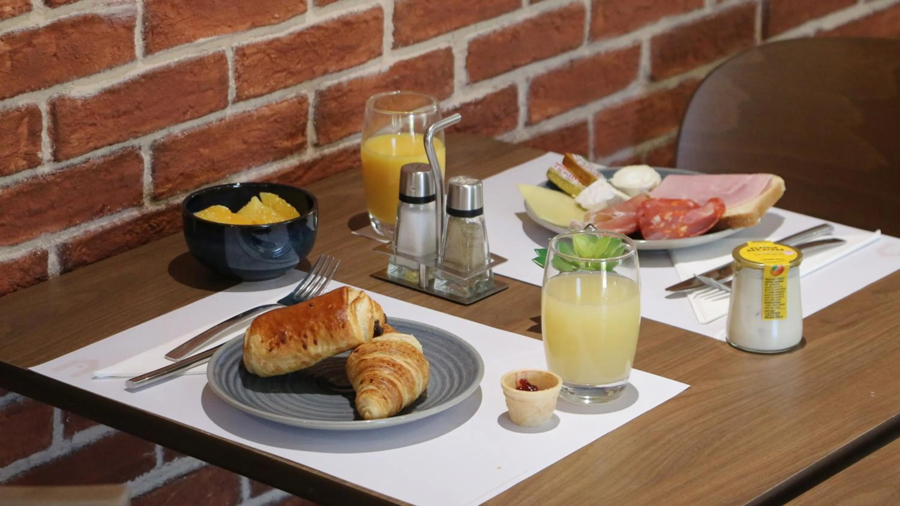 Breakfast in Campanile Vannes