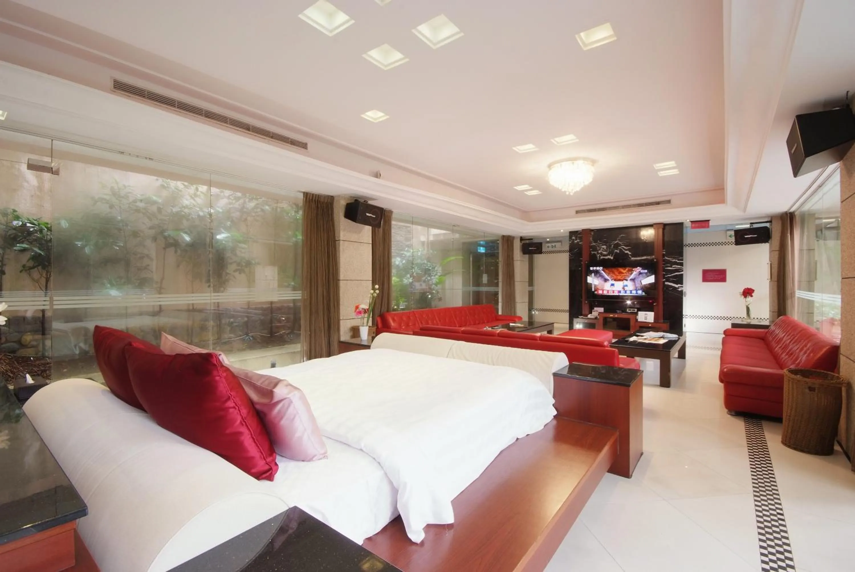 Spring in Q Motel精品旅館