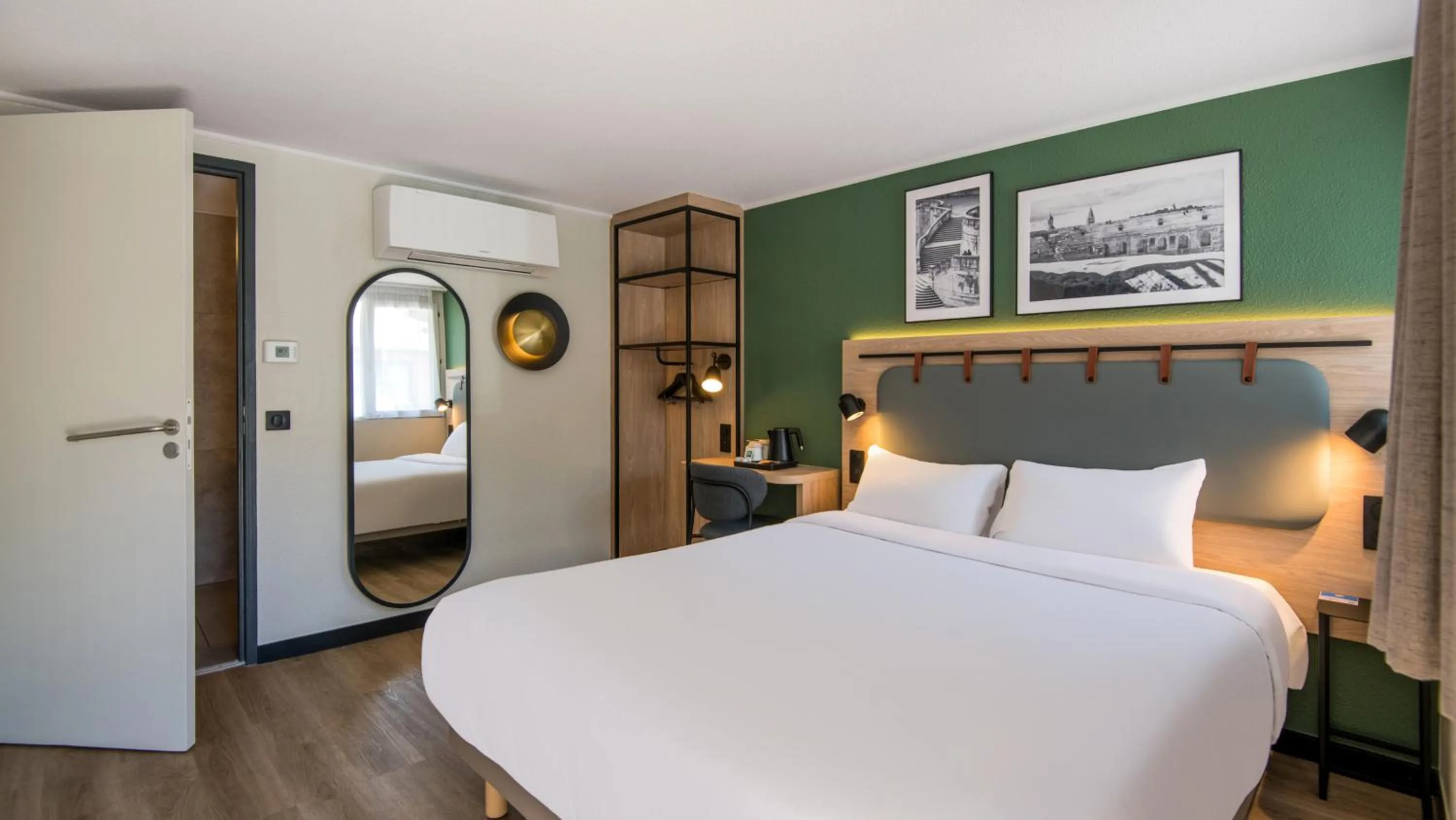 Photo of the whole room, Bed in Campanile Brive-La-Gaillarde Ouest