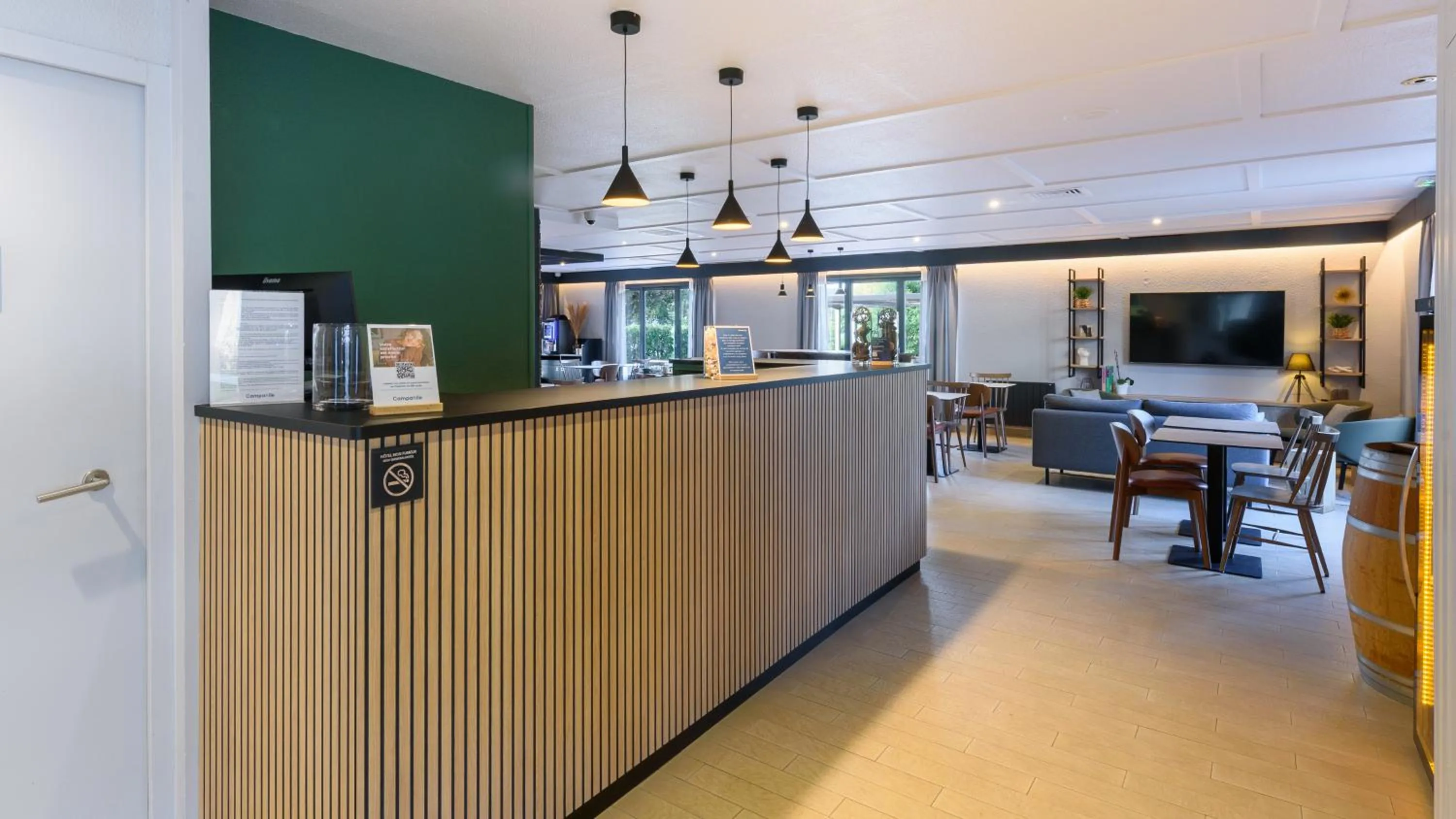 Lobby or reception in Campanile Brive-La-Gaillarde Ouest
