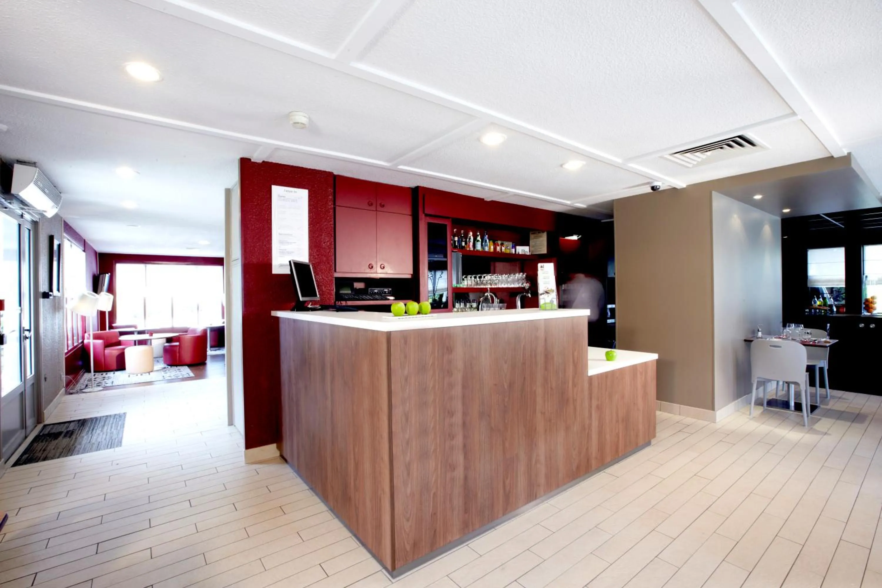 Lobby or reception in Campanile Grenoble Nord - Saint-Egrève