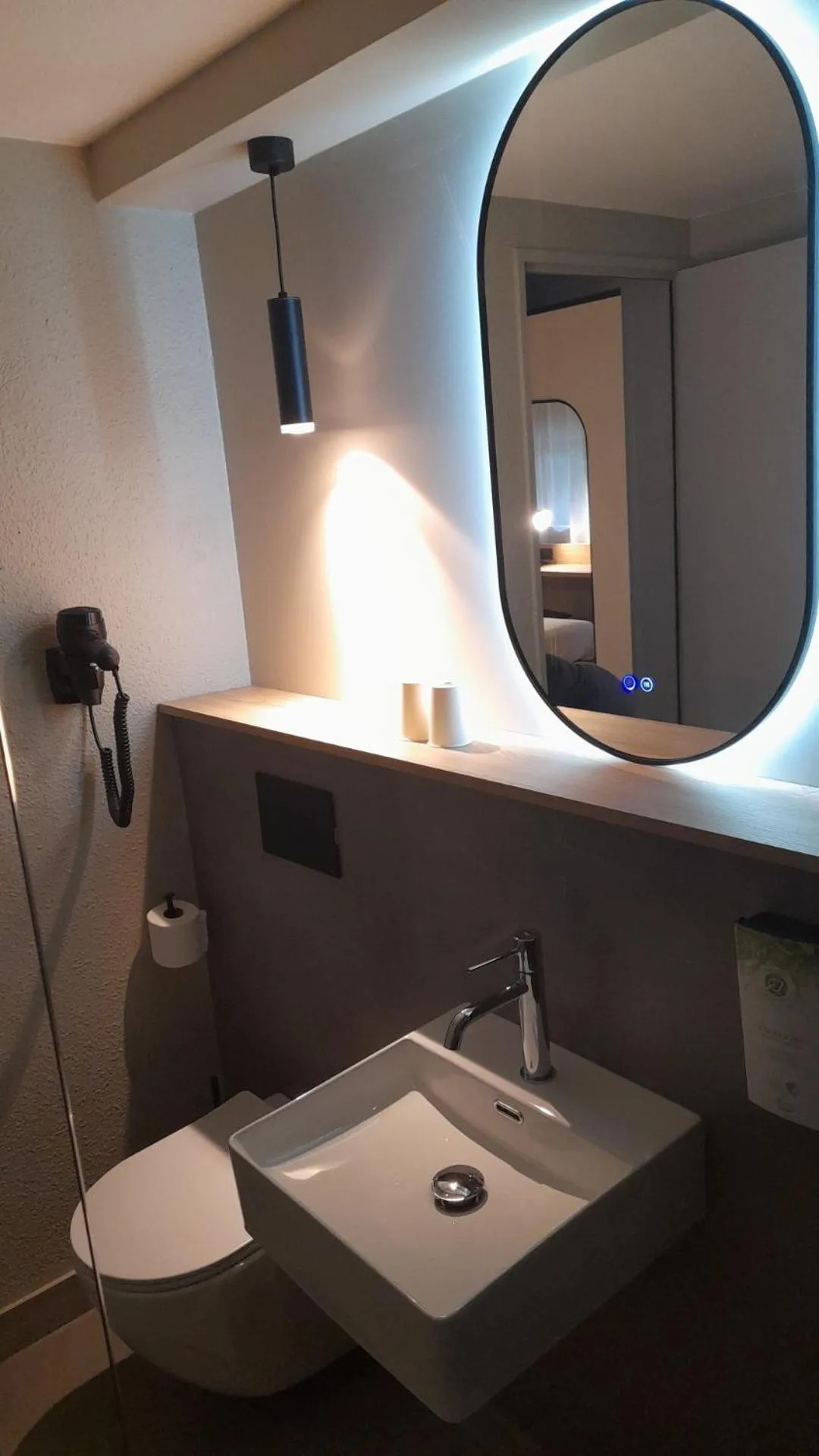 Bathroom in Kyriad Direct Haguenau