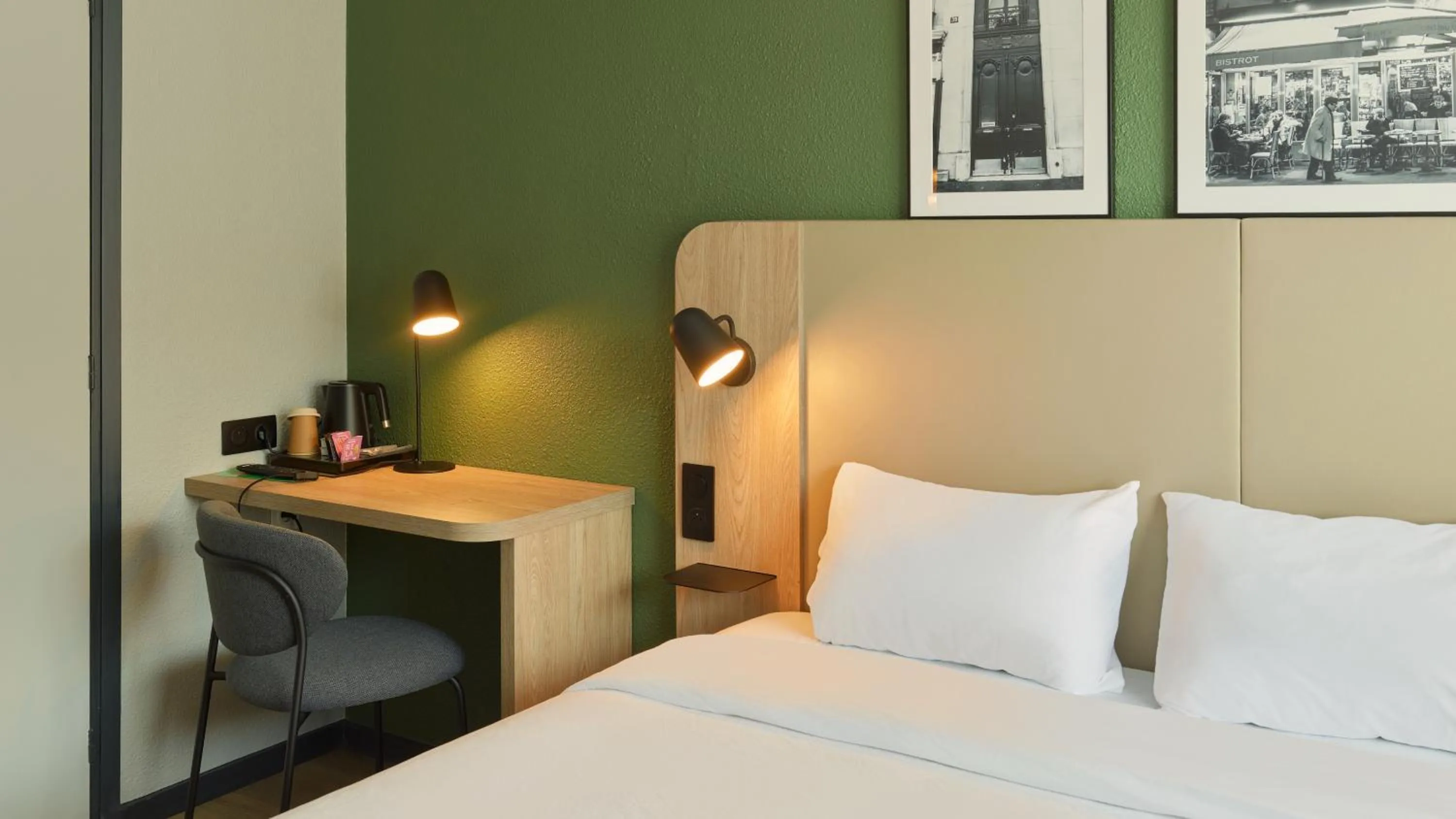 Bedroom, Bed in Campanile NATURE Les Ulis