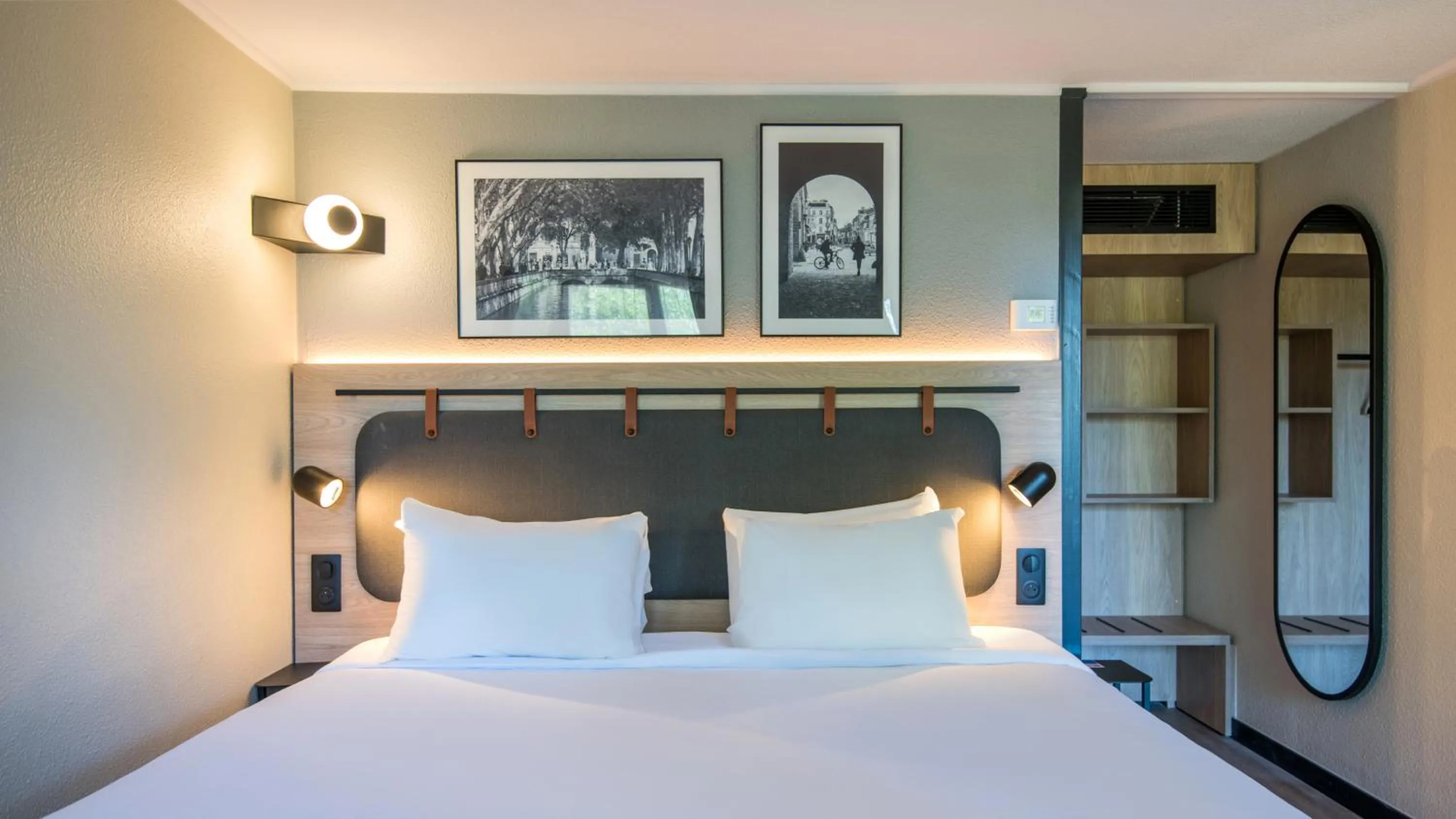 Photo of the whole room, Bed in Campanile NATURE - Alençon