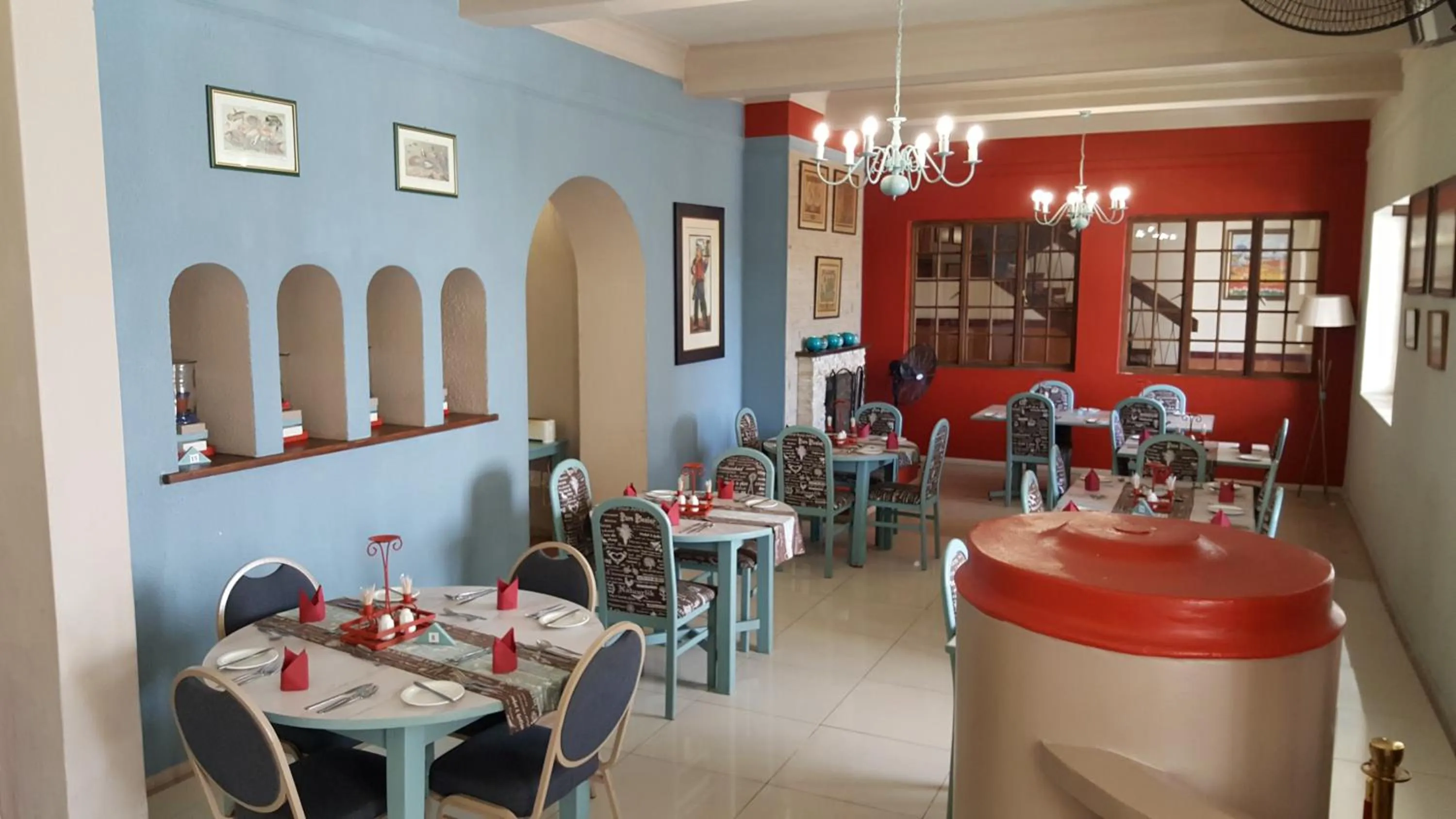 Restaurant/places to eat in Lamberts Bay Hotel