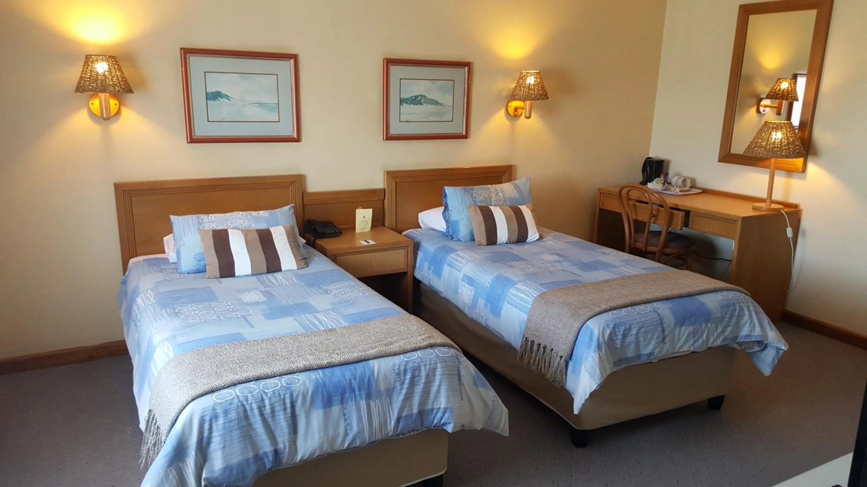 Bedroom, Bed in Lamberts Bay Hotel