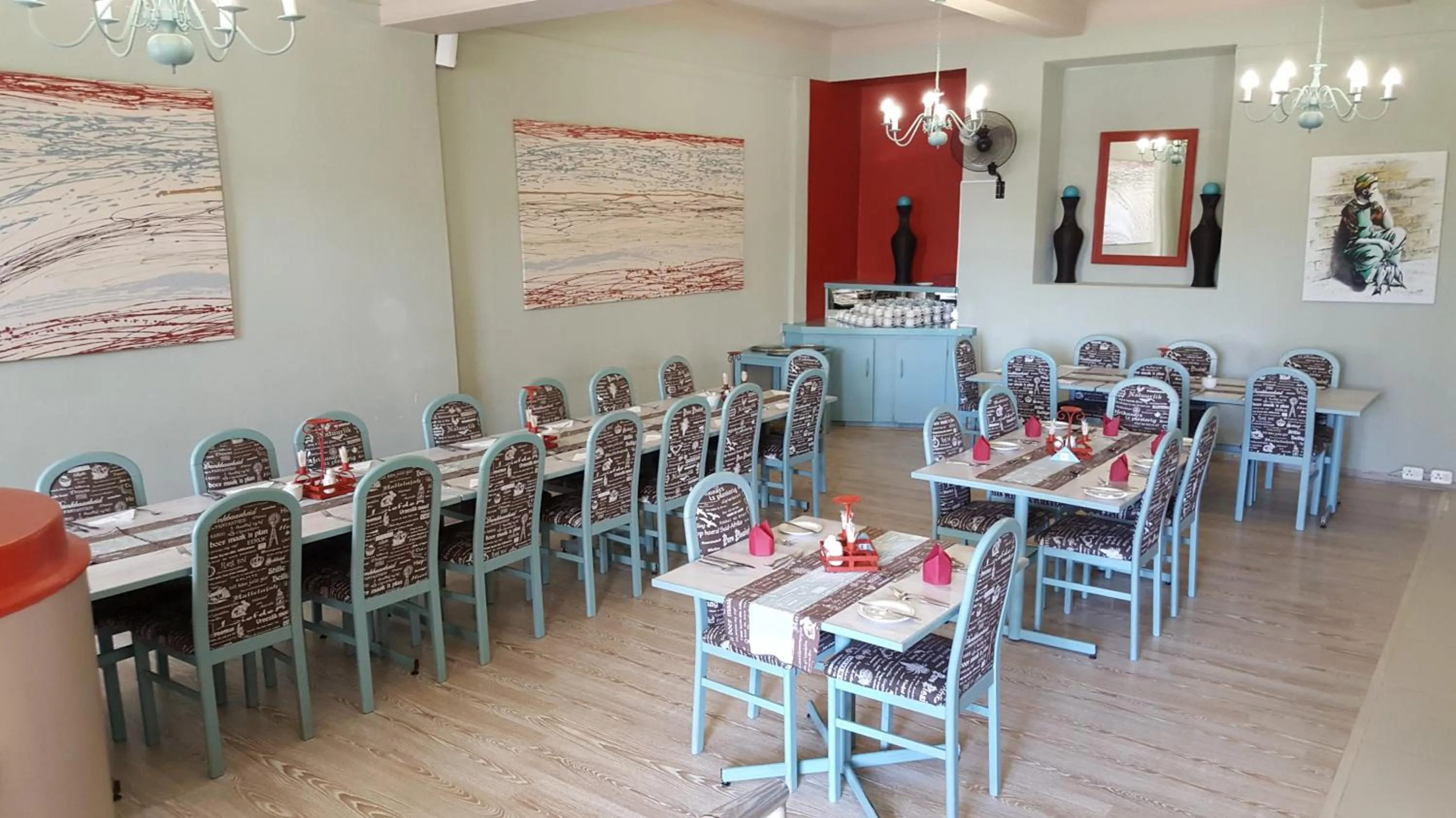 Restaurant/places to eat in Lamberts Bay Hotel