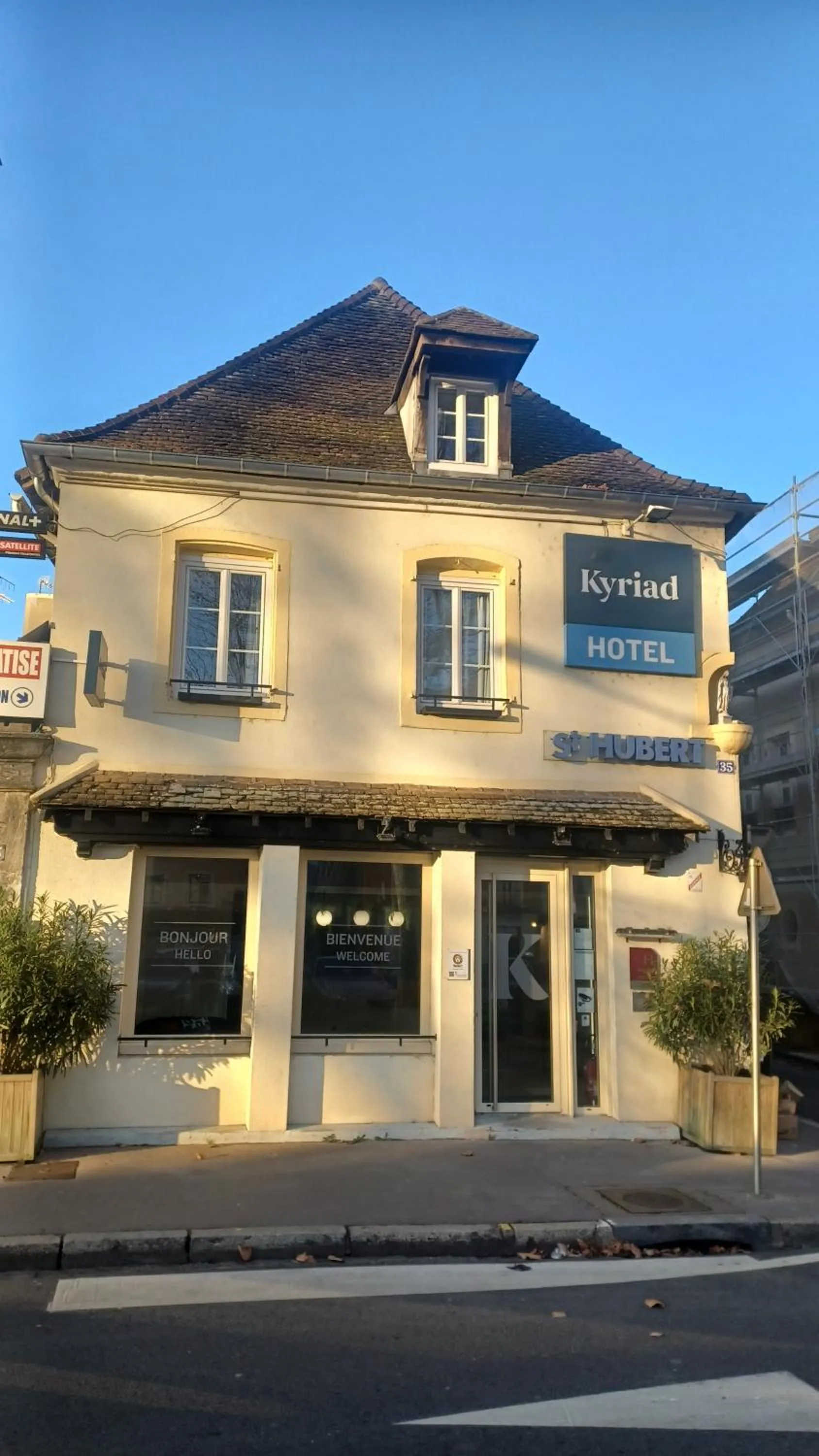 Property building in Kyriad Chalon-Sur-Saone Centre