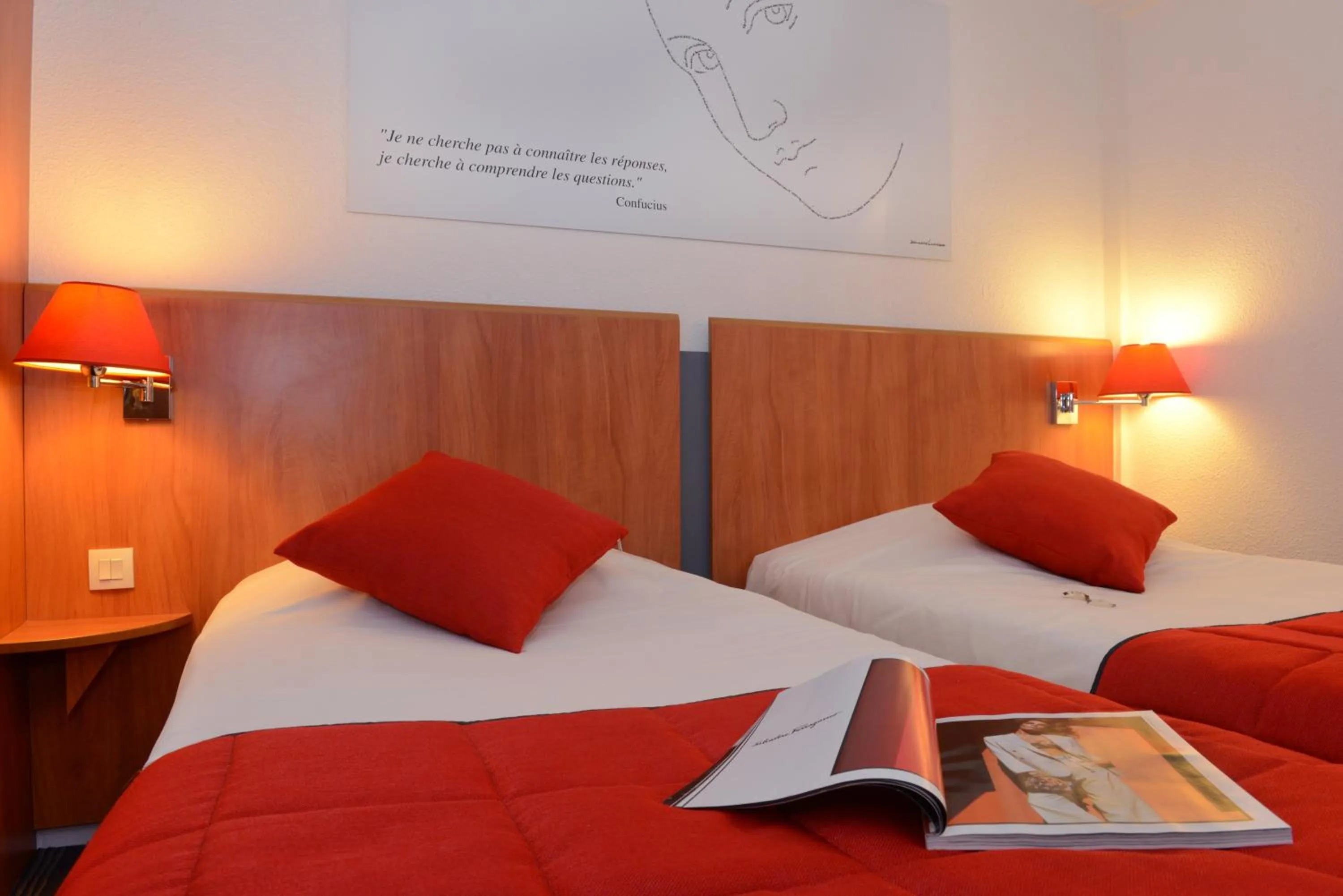 Bed in Hotel inn Dijon-Quetigny