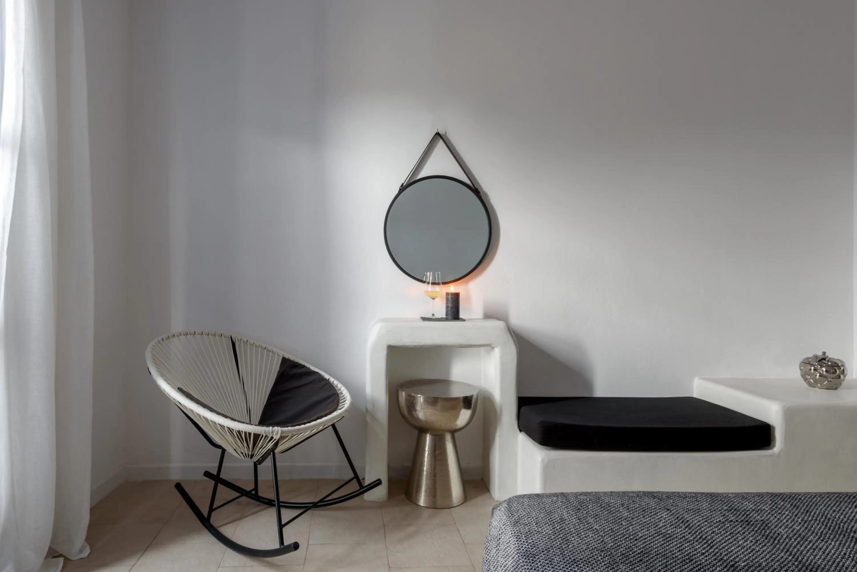 Photo of the whole room in Aegeeis