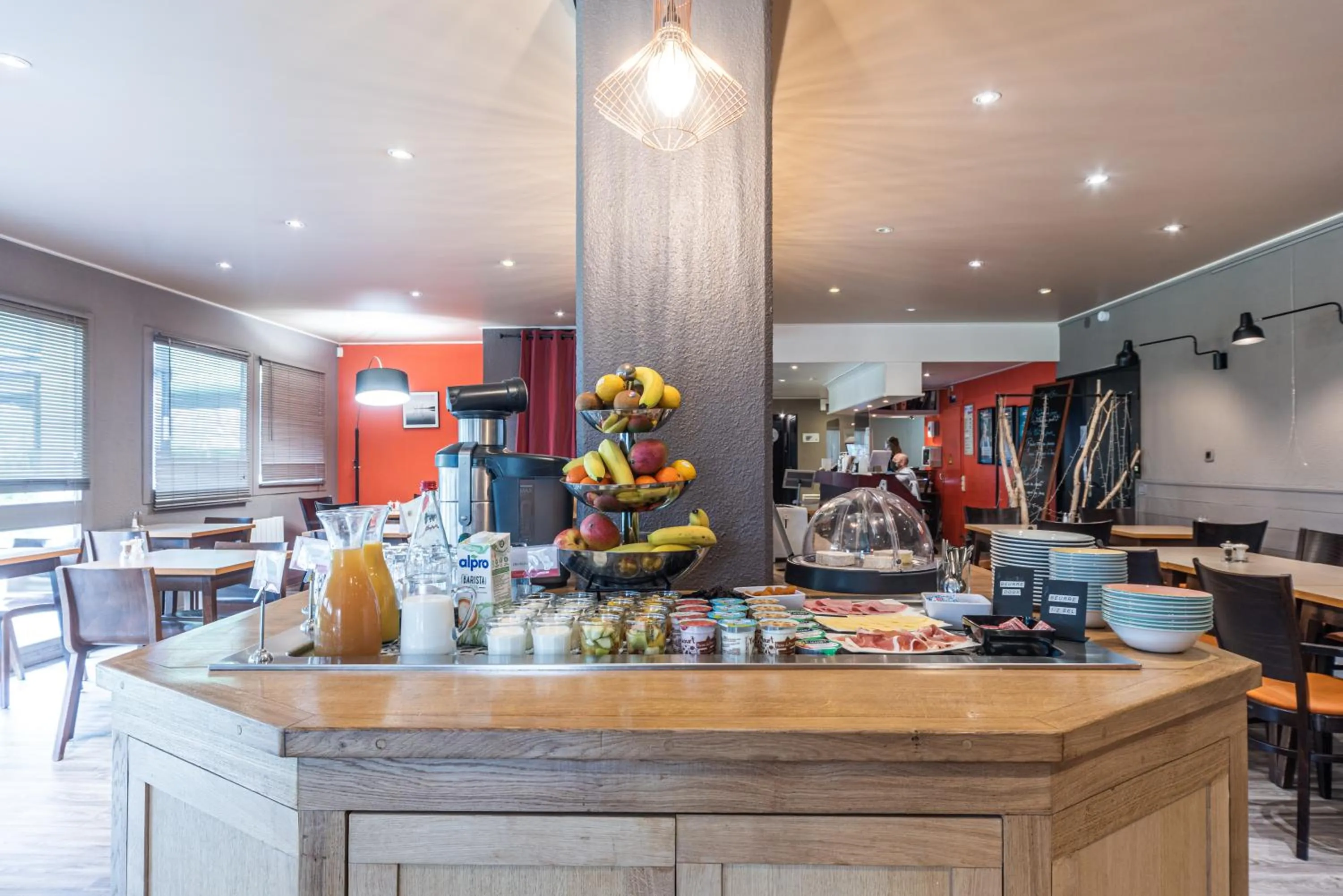 Food in KYRIAD ROUEN NORD - Mont Saint Aignan