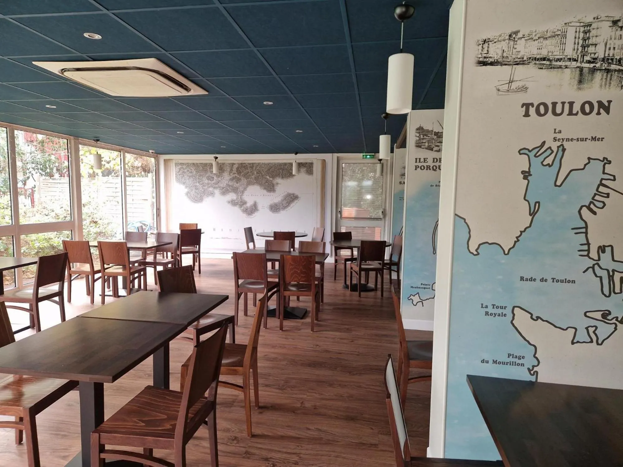 Kyriad Toulon Est Hyeres La Garde