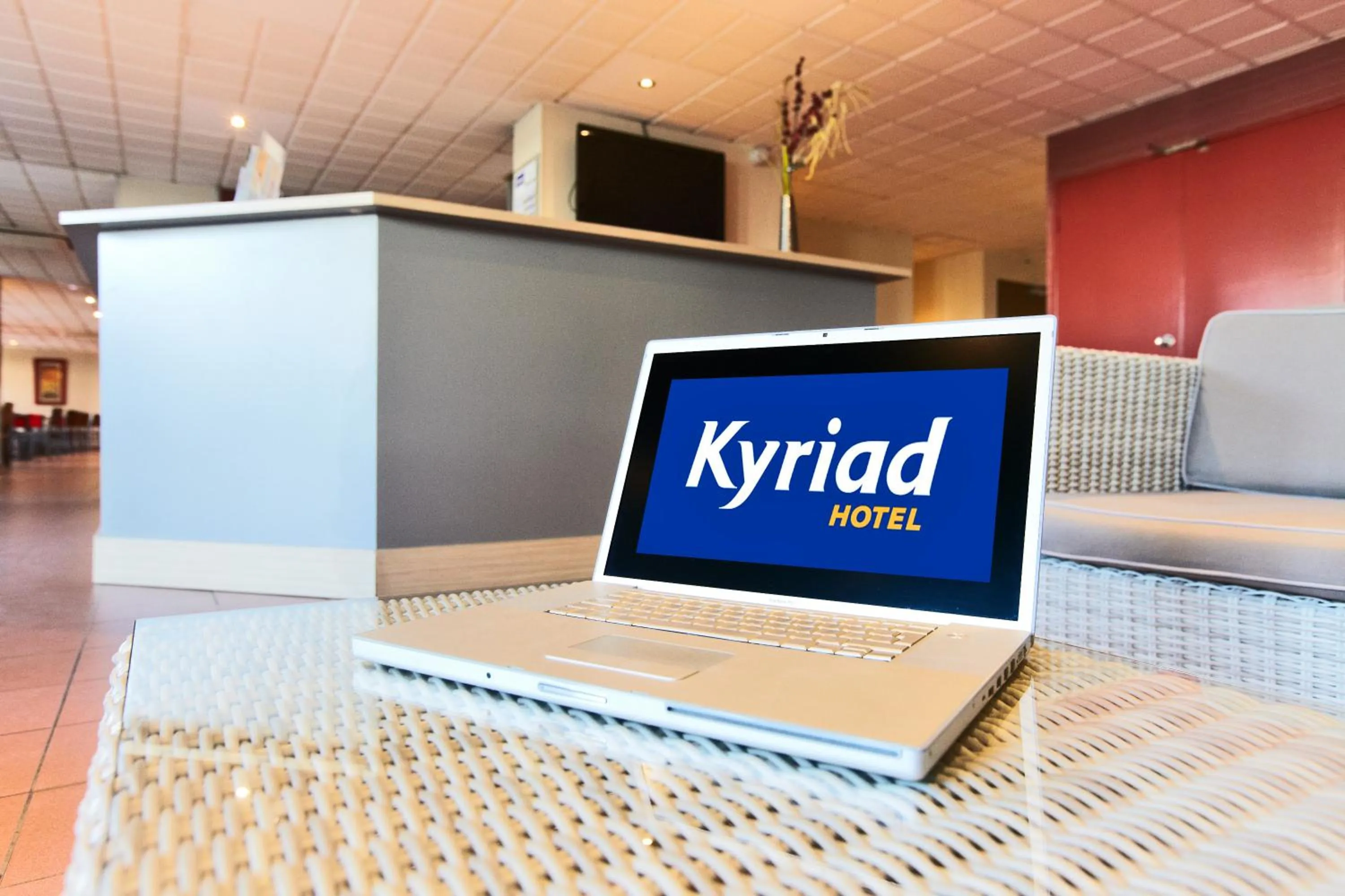Lobby or reception in Kyriad Toulon Est Hyeres La Garde