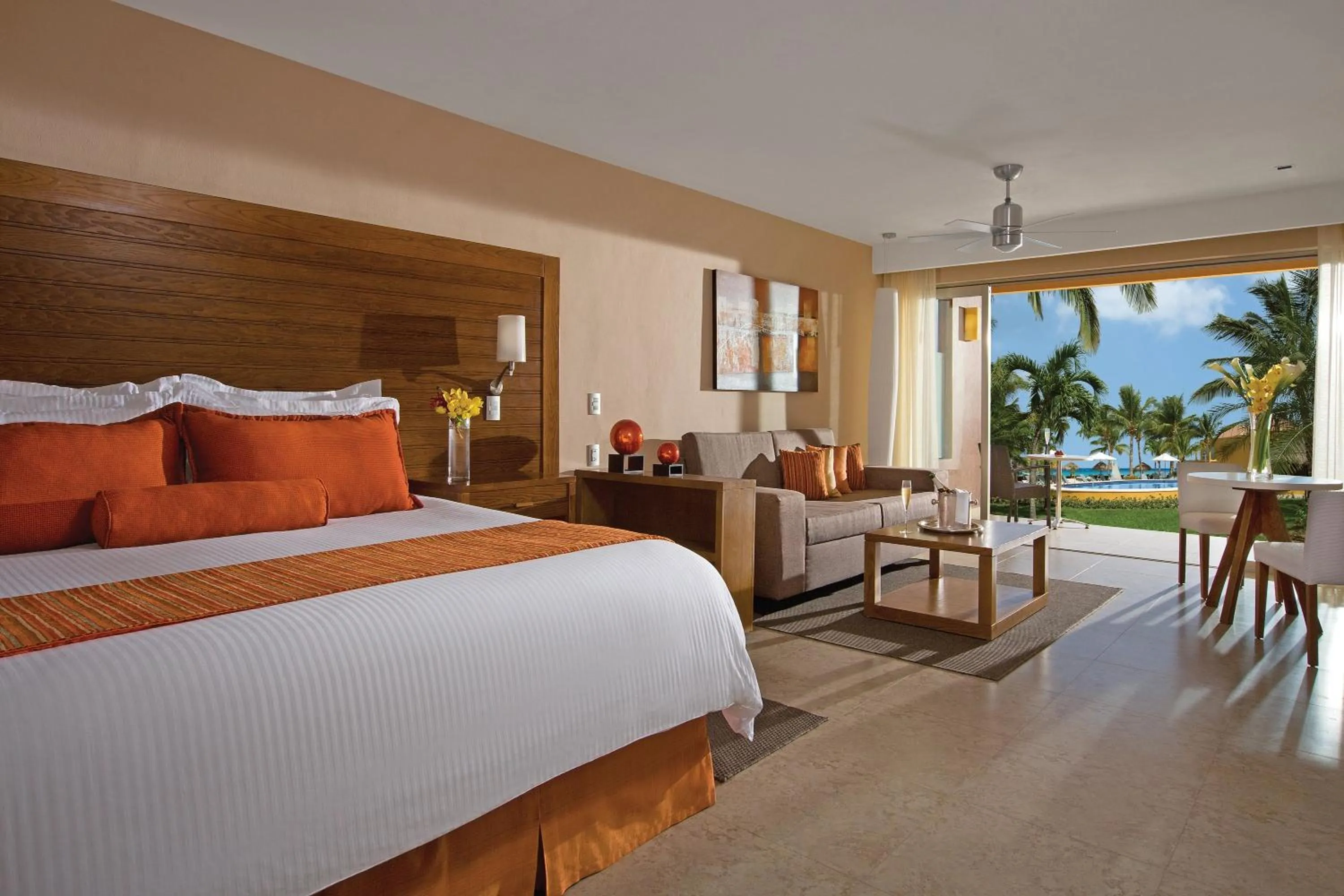Bedroom, Bed in Secrets Aura Cozumel - Adults Only