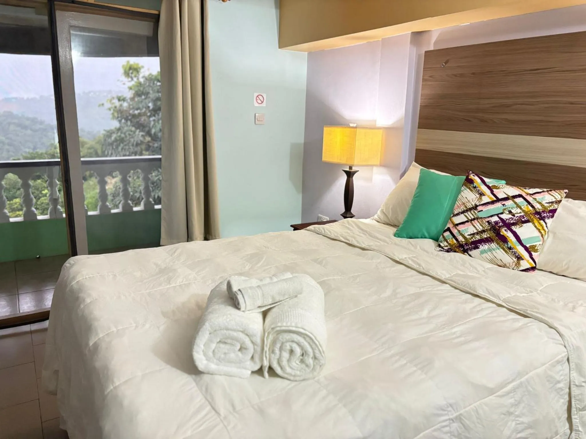 Bedroom, Bed in Matthew's Miracle View