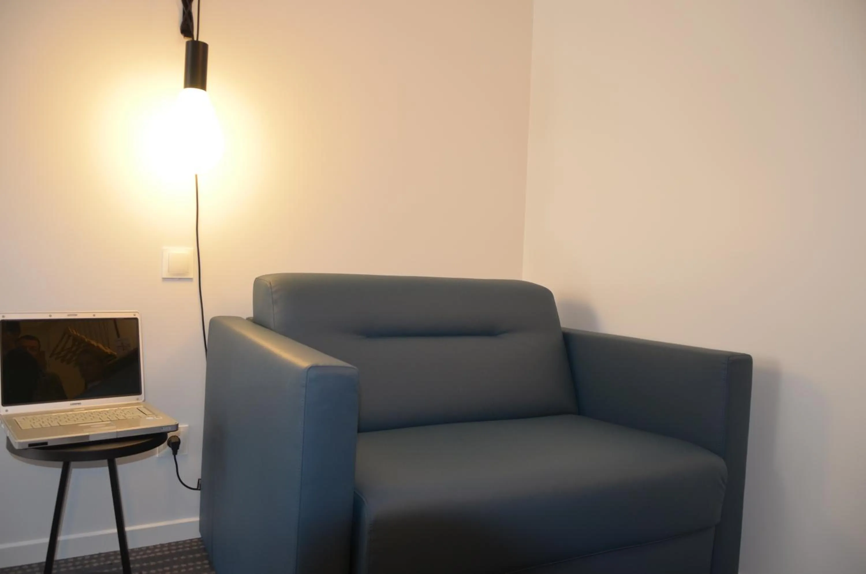 Bedroom in Kyriad Metz Centre - Restaurant Moze