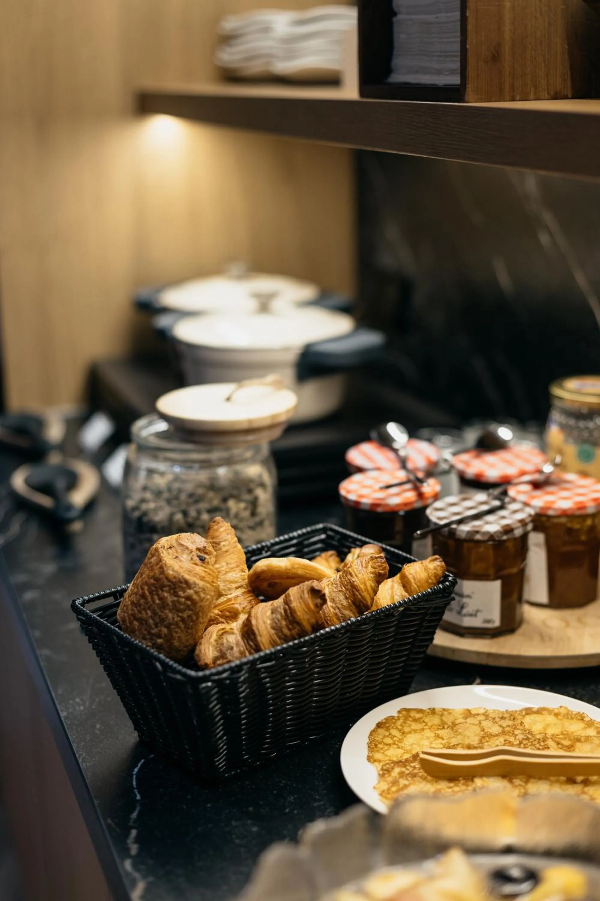 Breakfast in Kyriad Metz Centre - Restaurant Moze