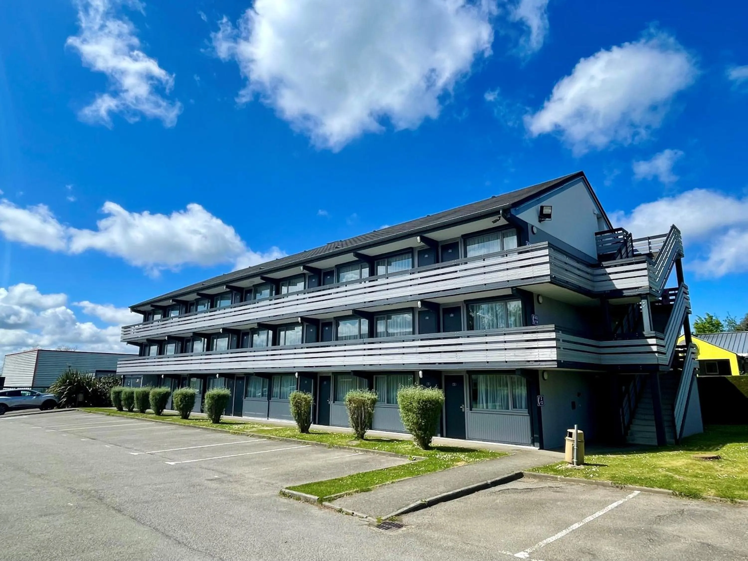 Property building in BRIT HOTEL Confort MORLAIX