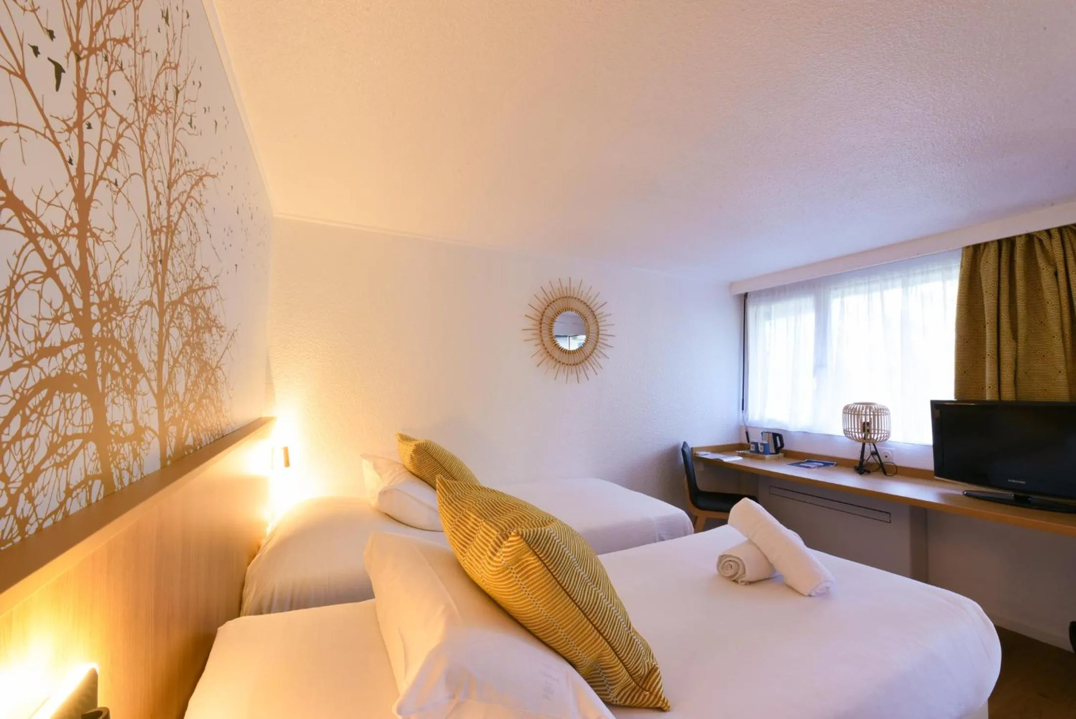 Bedroom, Bed in Kyriad Villeneuve Saint Georges - Hôtel rénové