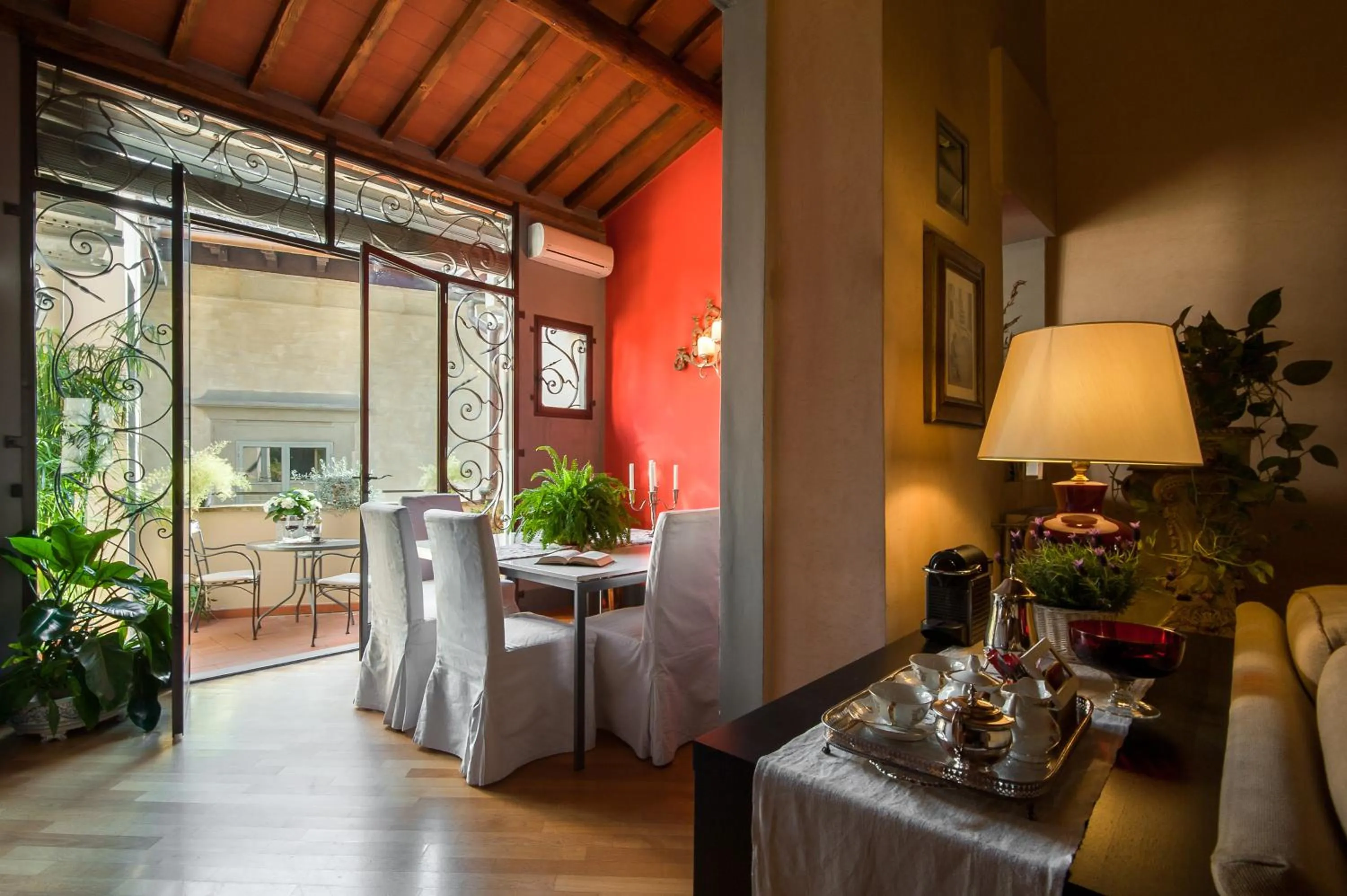 Photo of the whole room in Capri Moon Guest House