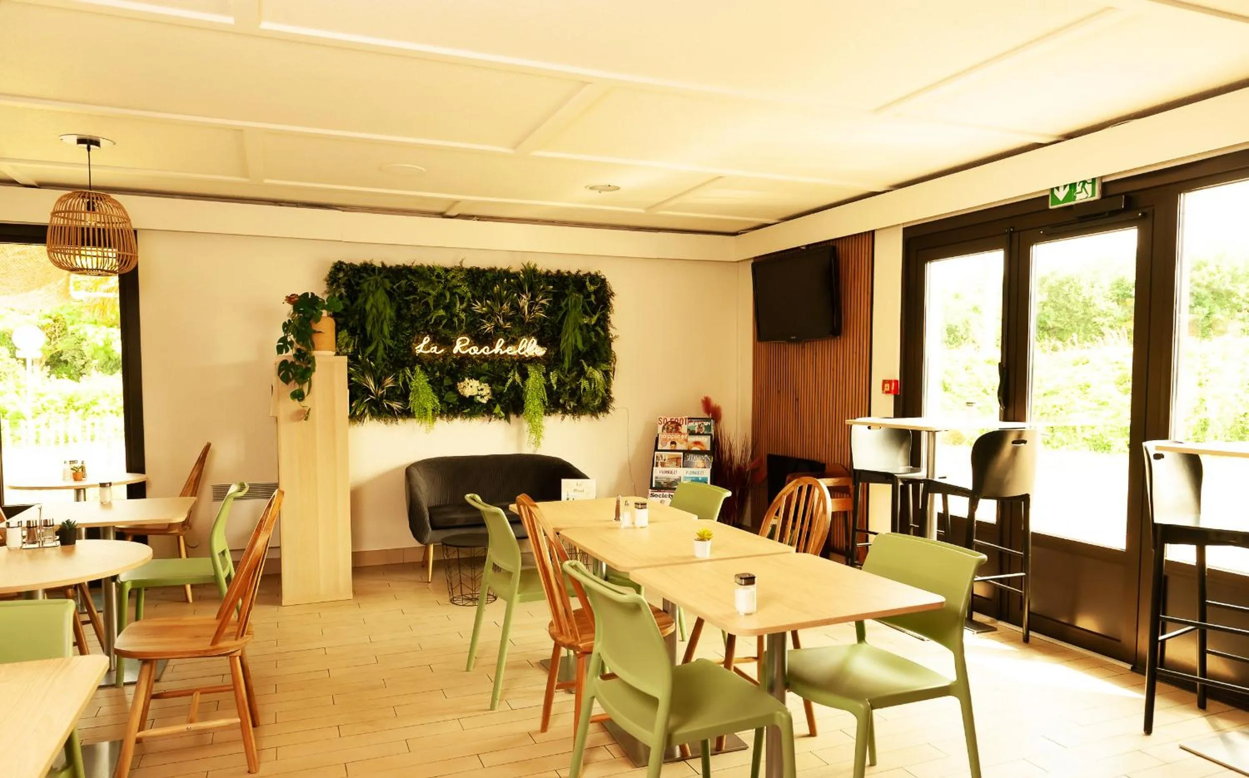 Restaurant/places to eat in Campanile La Rochelle Nord - Puilboreau Chagnolet