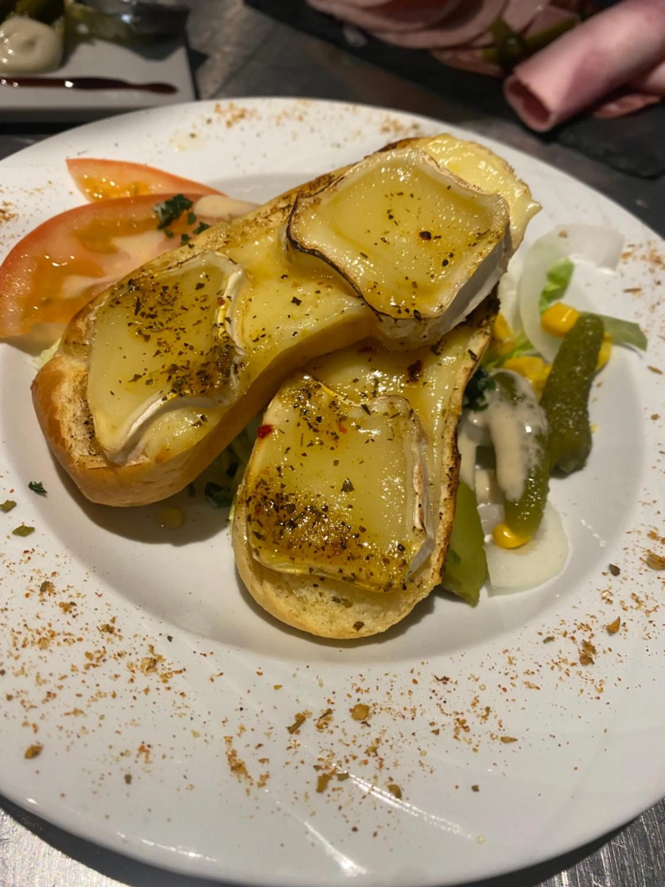 Restaurant/places to eat in Kyriad SEDAN