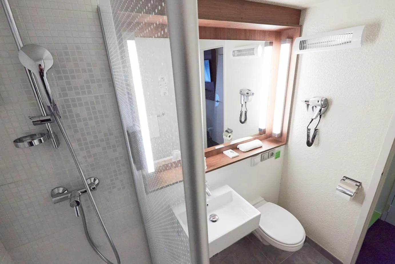 Bedroom in Kyriad SEDAN