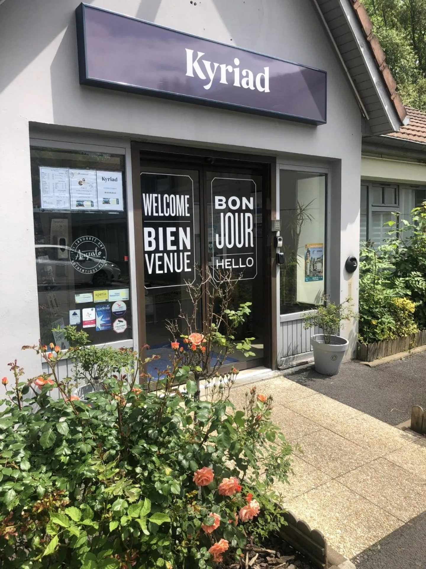 Property building in Kyriad SEDAN