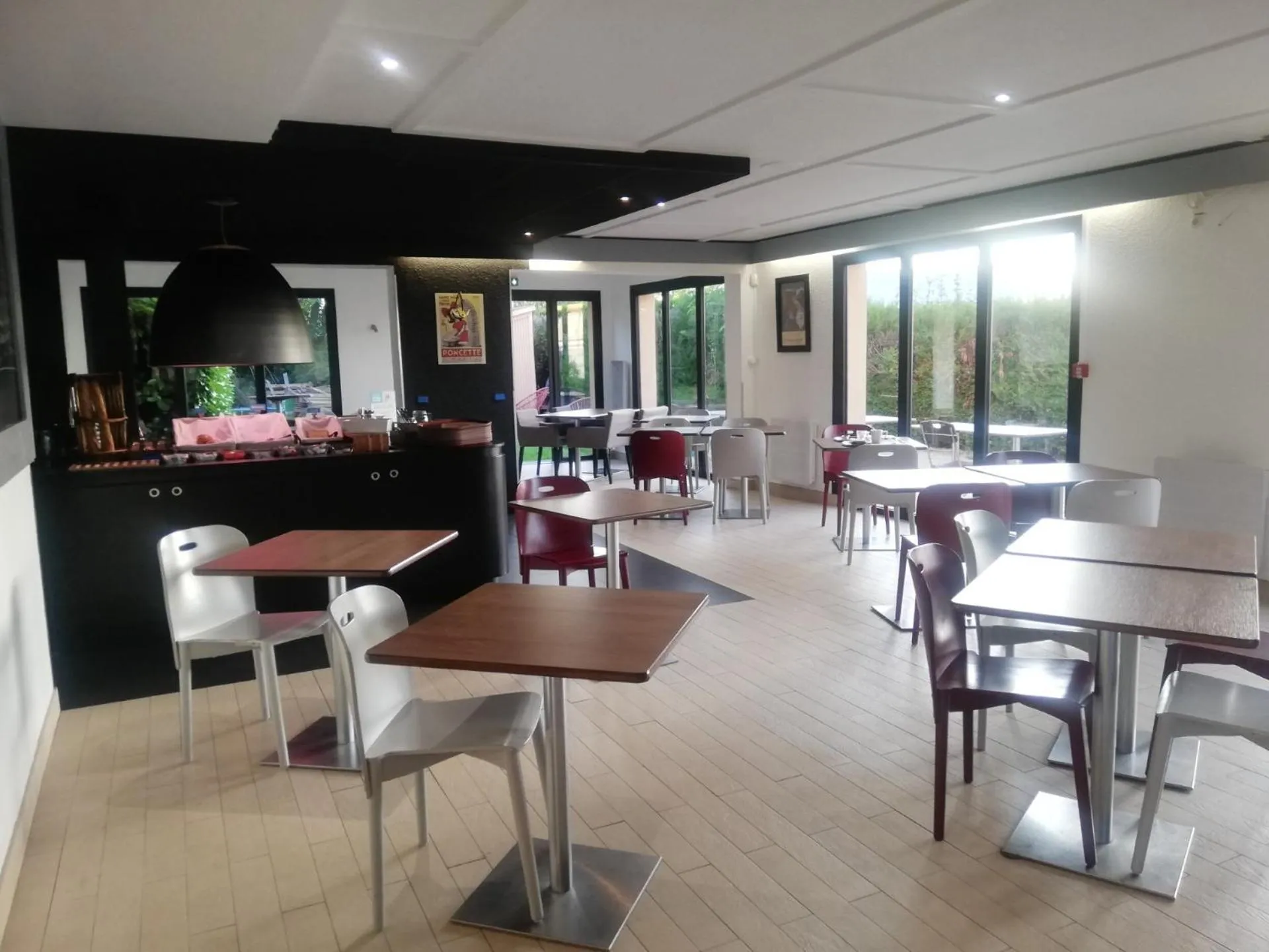 Restaurant/places to eat in Kyriad Direct Soissons