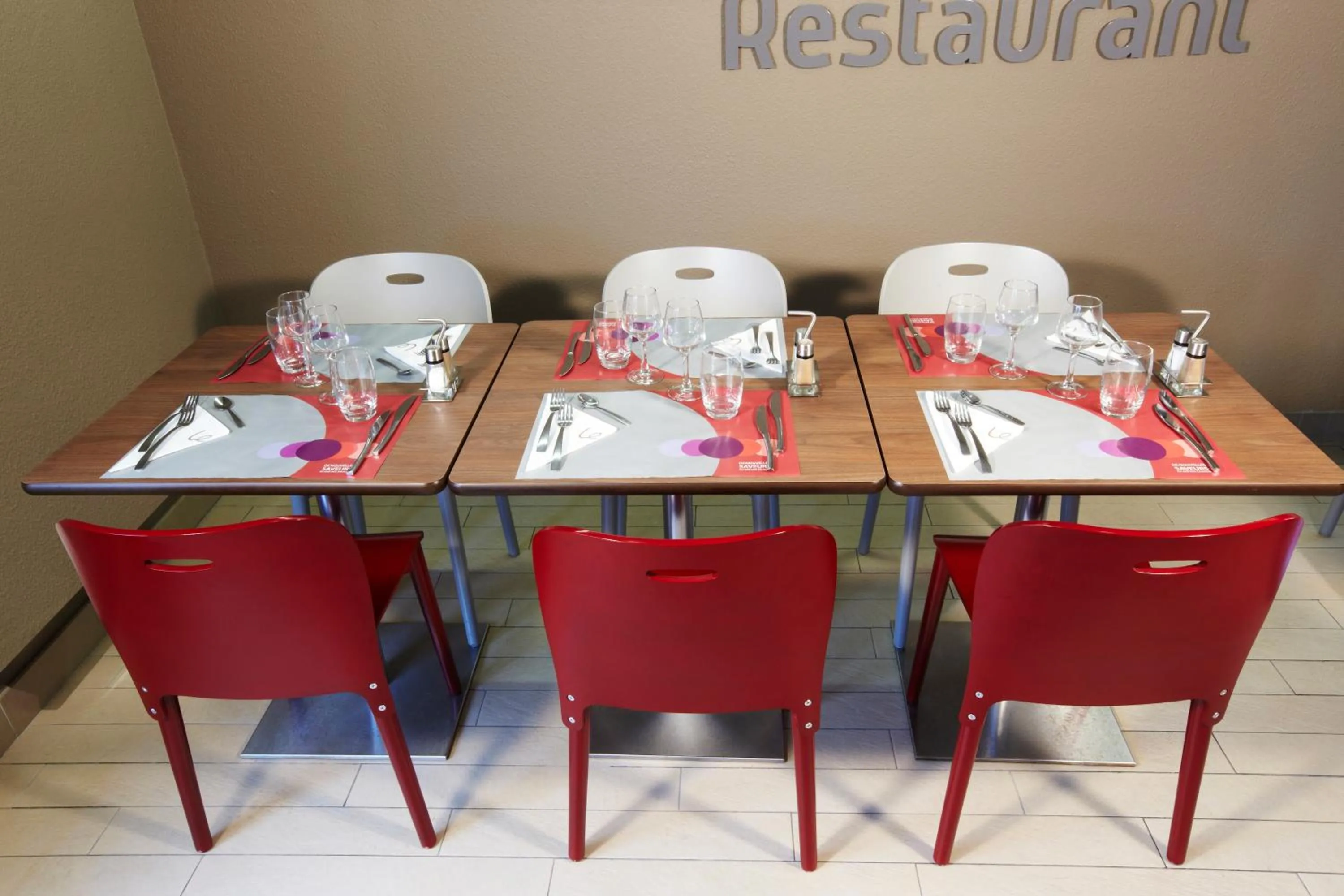 Restaurant/places to eat in Campanile Lille Sud - Douai Cuincy