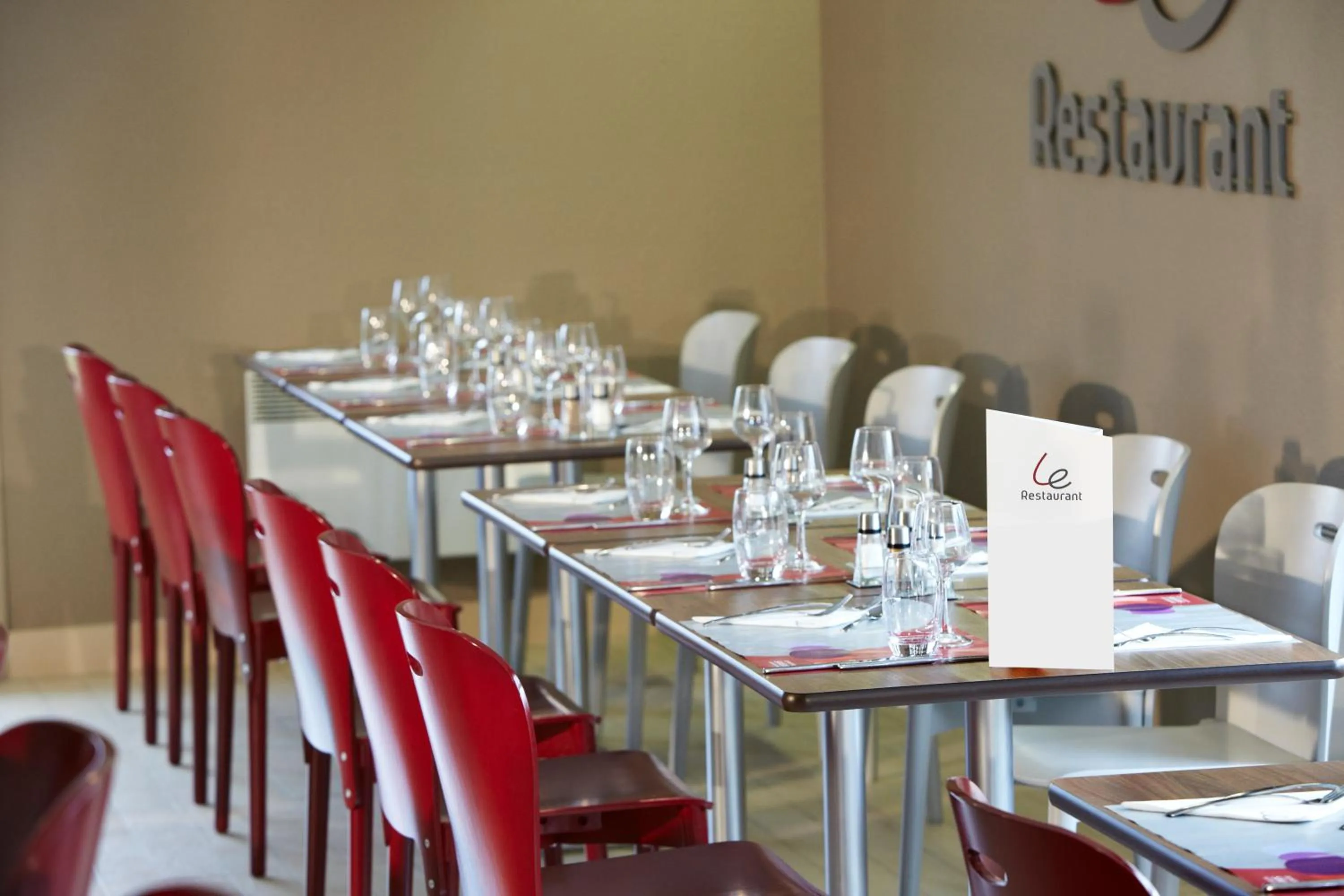 Restaurant/places to eat in Campanile Lille Sud - Douai Cuincy