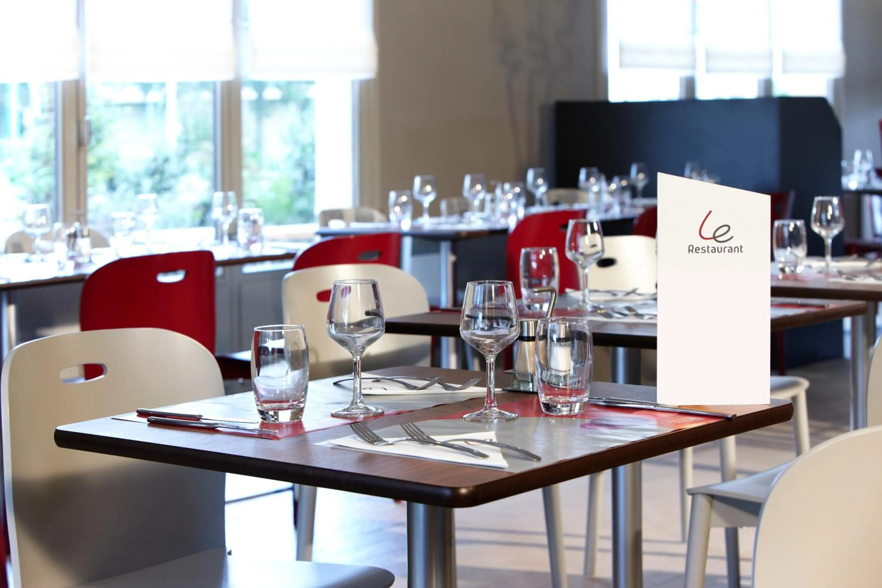 Restaurant/places to eat in Campanile Lille Sud - Douai Cuincy