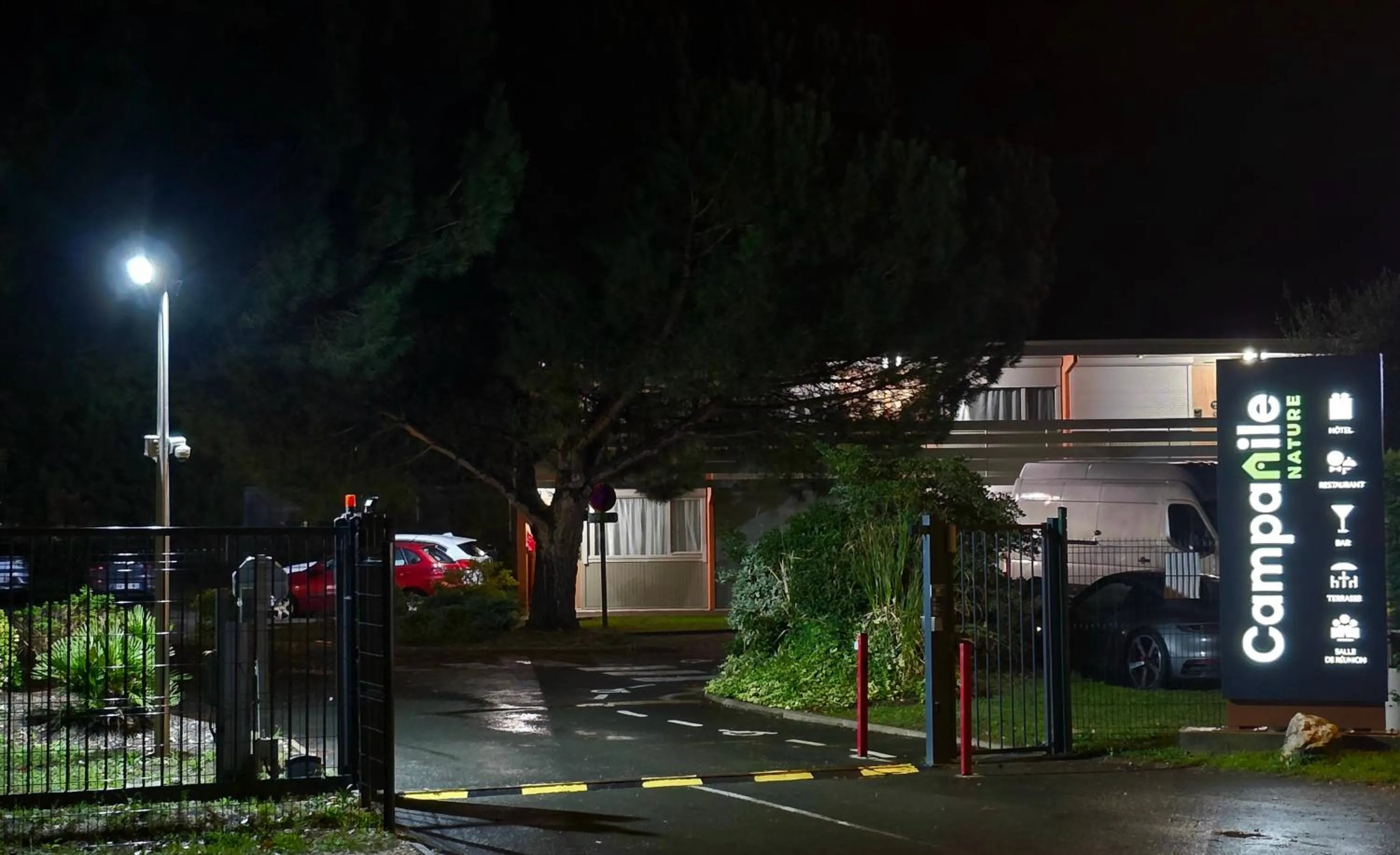Parking in Campanile NATURE - Bordeaux Sud Pessac