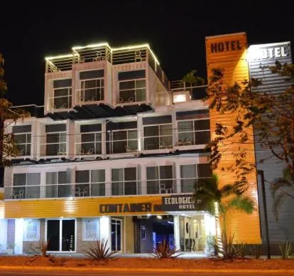 Property building in Container Inn Hotel Aeropuerto