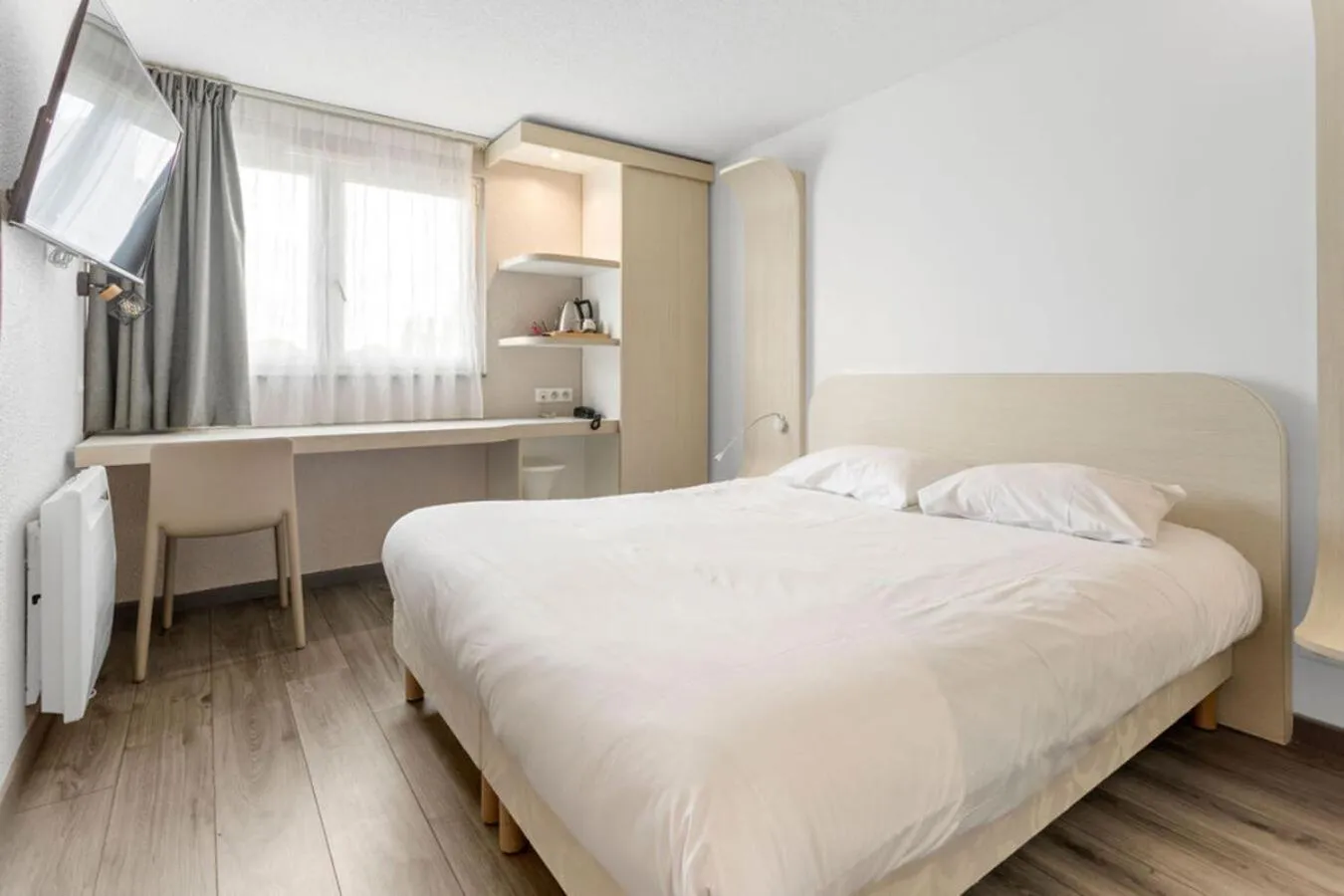 Bed in Kyriad Deauville - St Arnoult