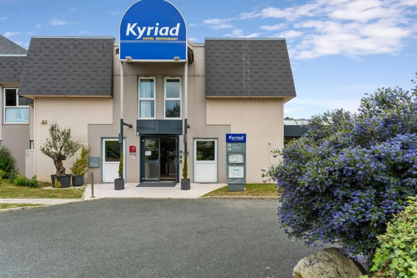 Facade/entrance in Kyriad Deauville - St Arnoult