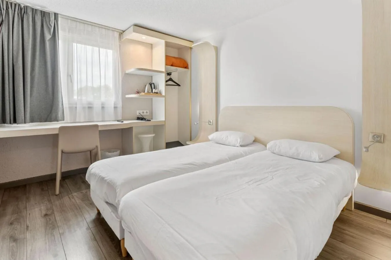 Bed in Kyriad Deauville - St Arnoult