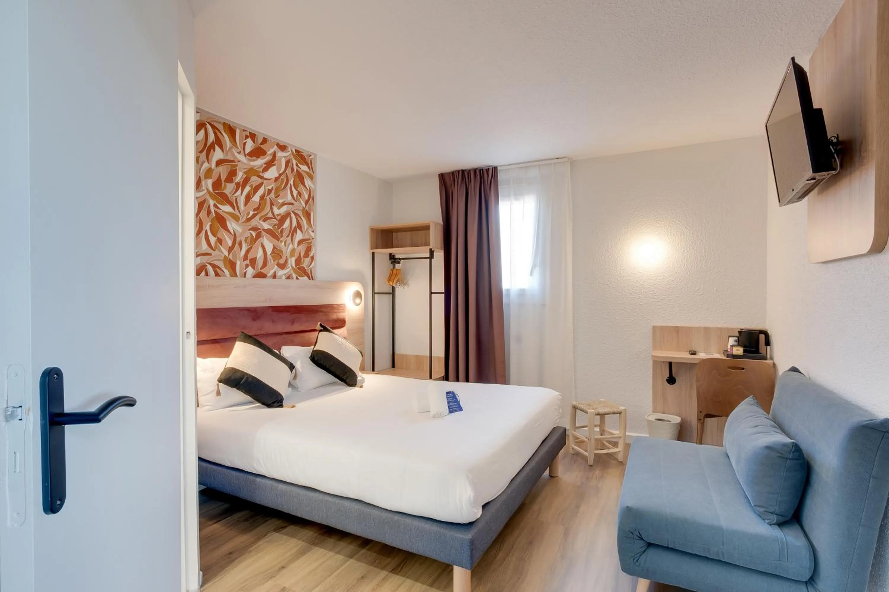 Bedroom, Bed in Sure Hotel by Best Western Valence Nord