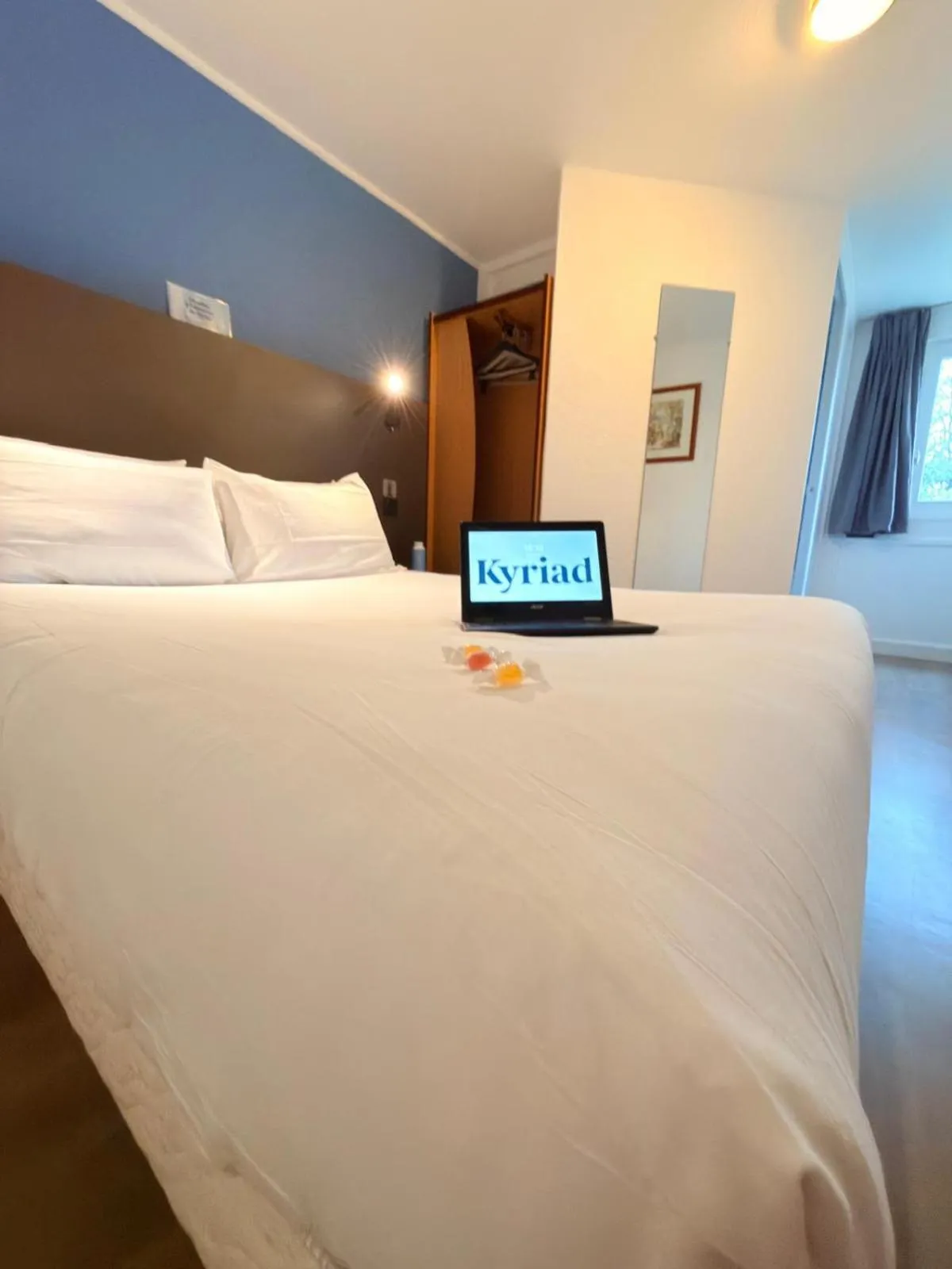 Bedroom, Bed in Kyriad Blois Sud - Vineuil