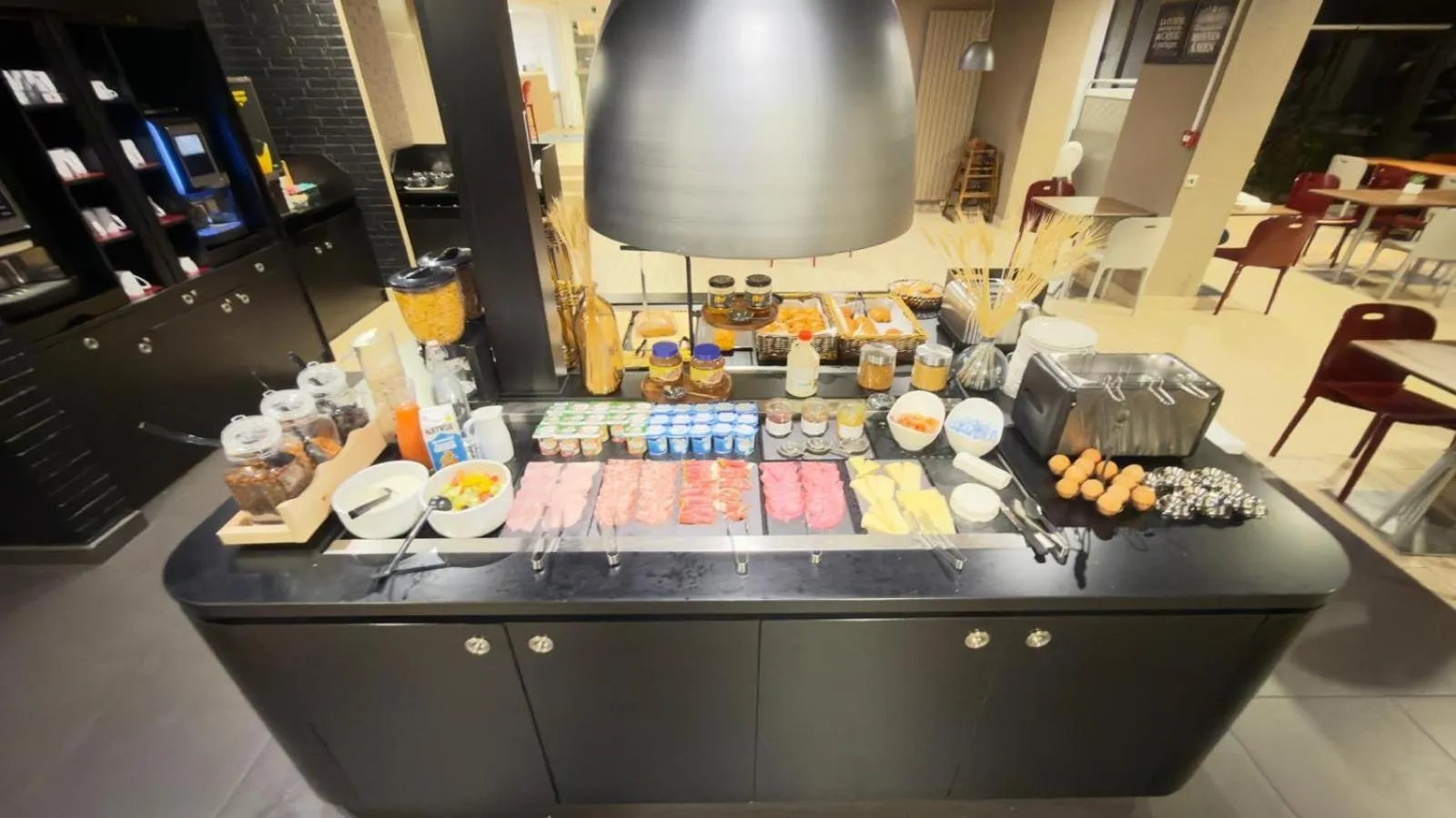 Breakfast in Kyriad Blois Sud - Vineuil