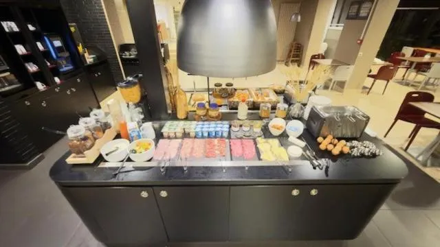 Breakfast in Kyriad Blois Sud - Vineuil